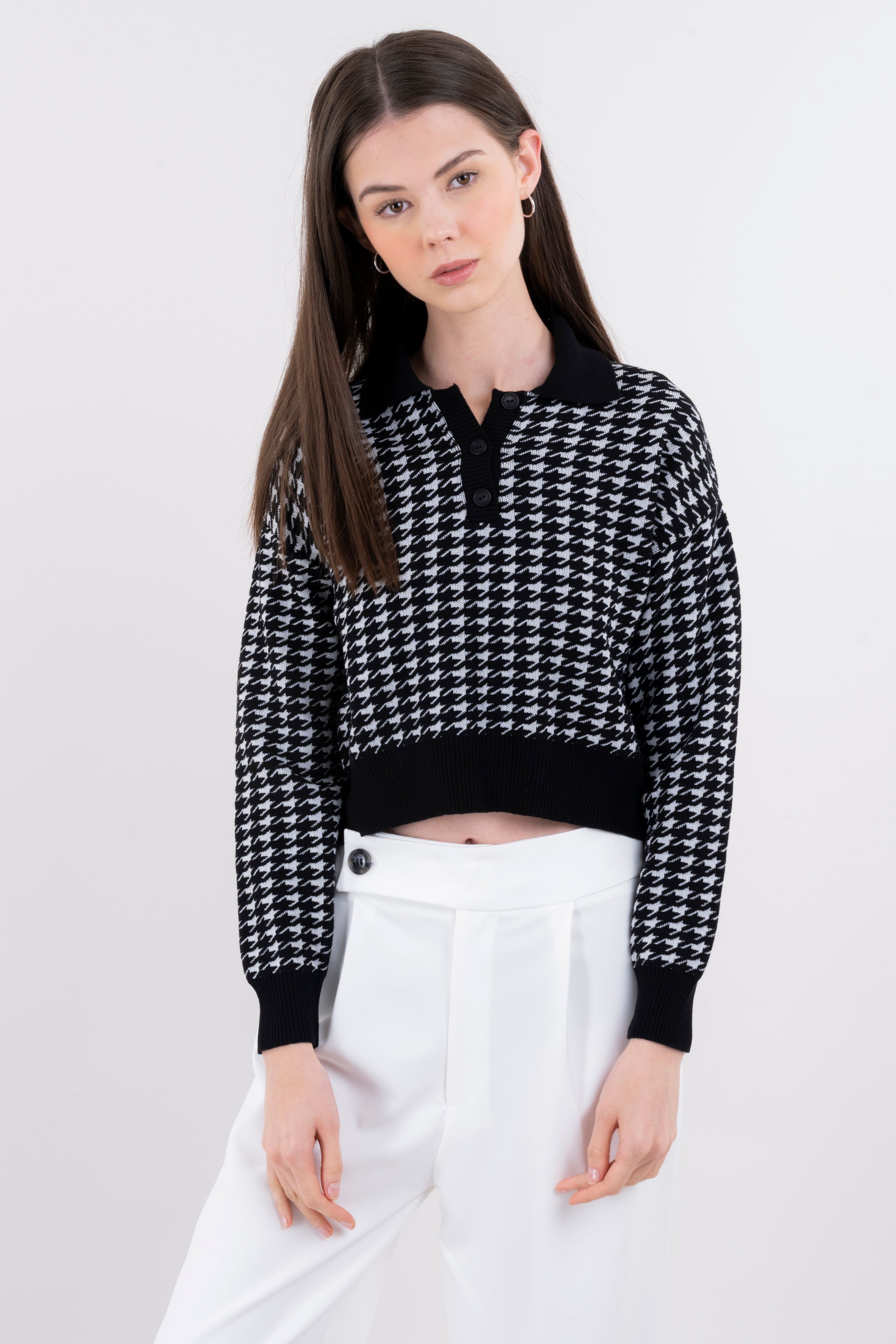 Suéter cerrado pata de gallo solapa sold by Shasa