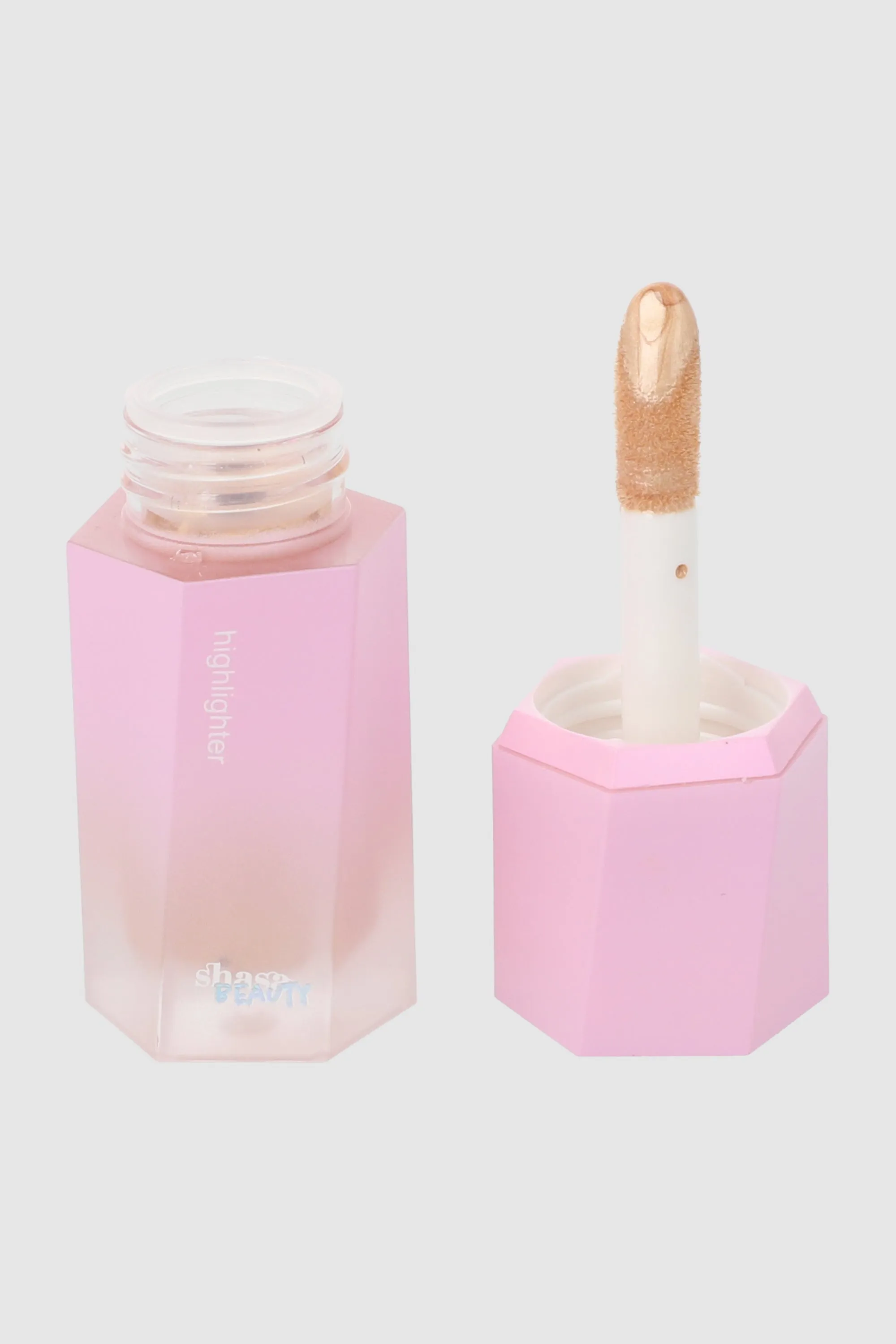 Iluminador liquido sold by Shasa