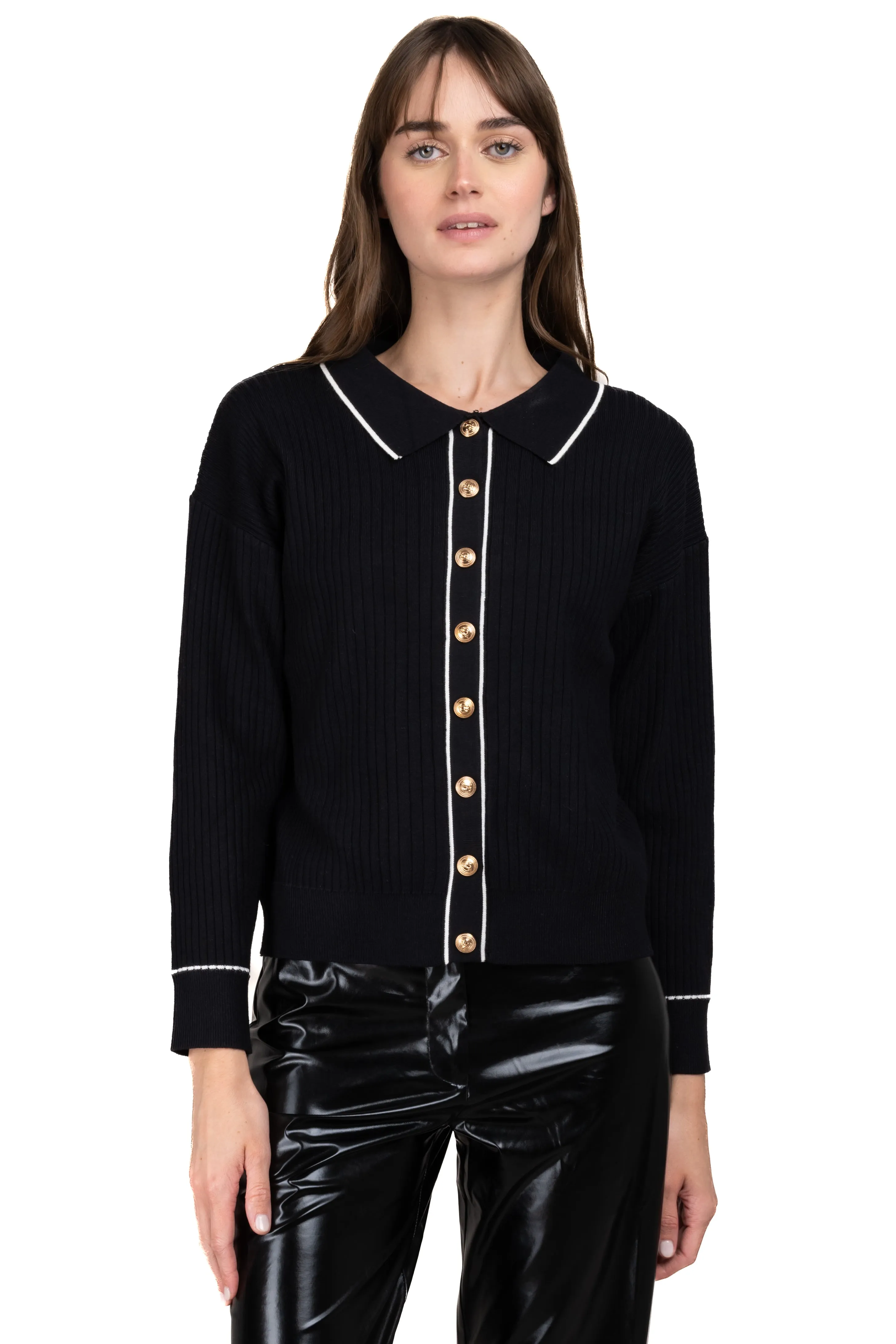 Sueter tejido detalle cuello sold by Shasa