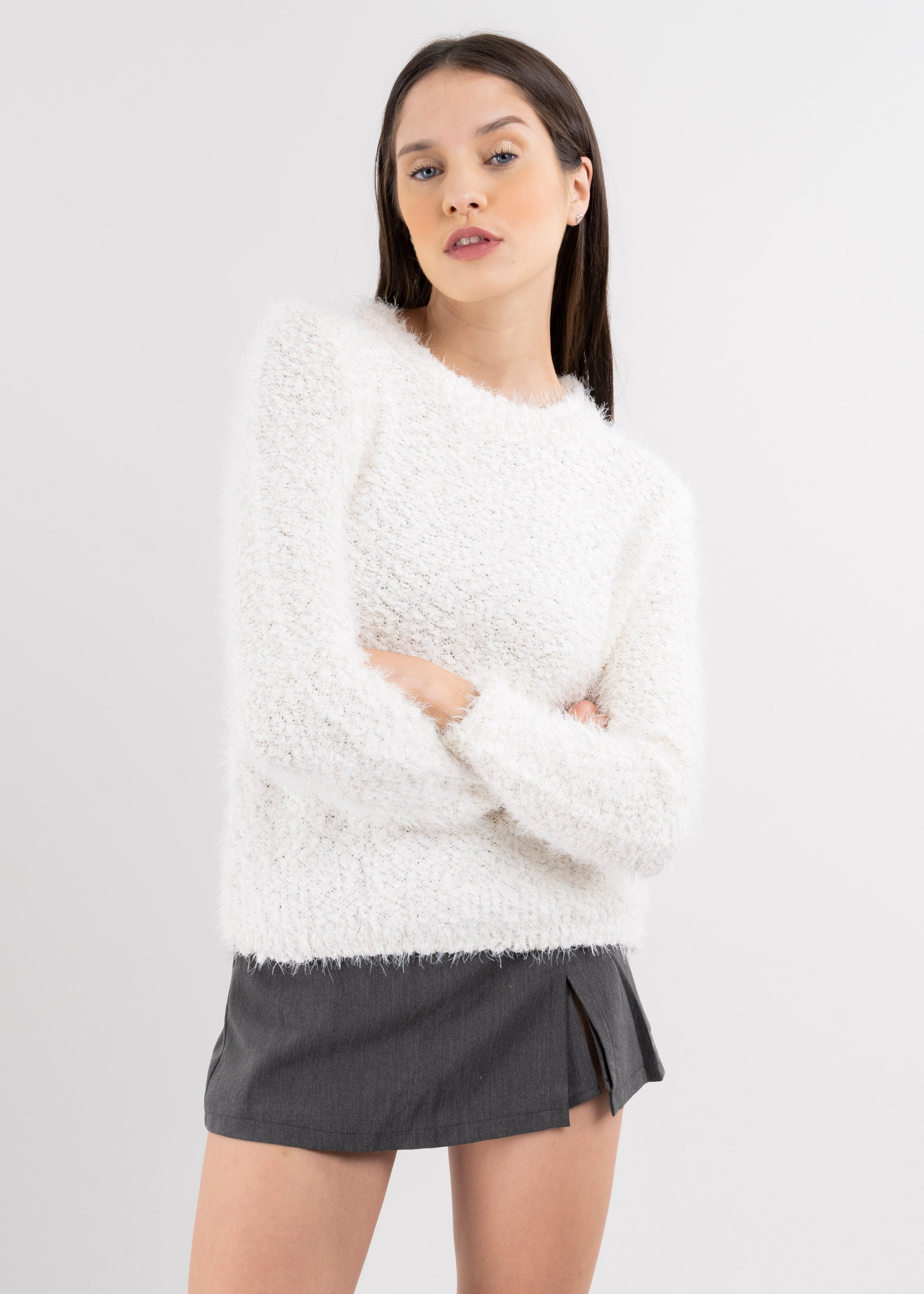 Suéter tejido peluche sold by Shasa