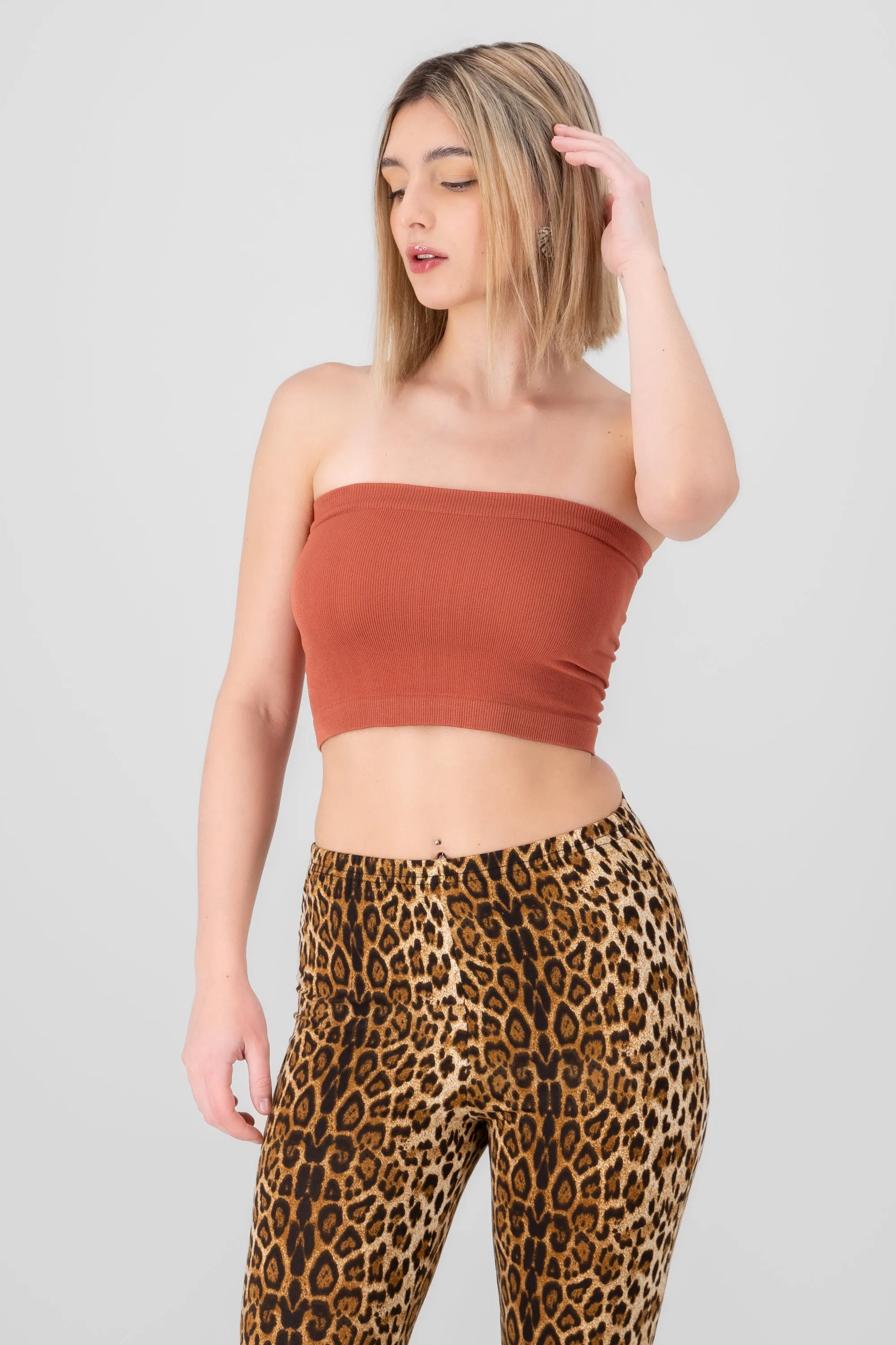 Top Tubo Strapless Rib sold by Shasa