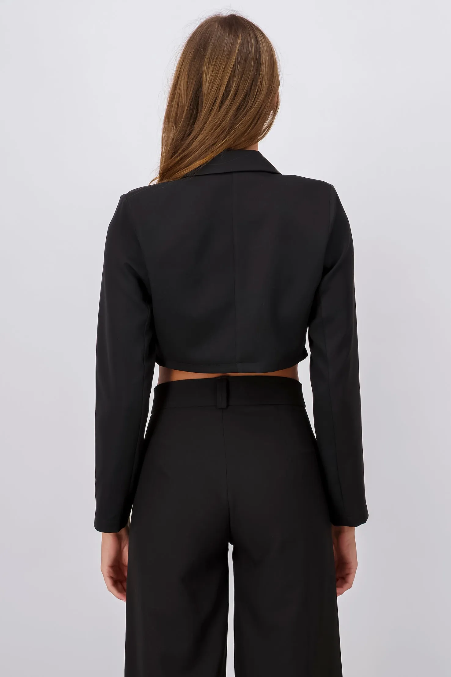 Blazer Crop Boton Liso sold by Shasa product image thumbnail 4