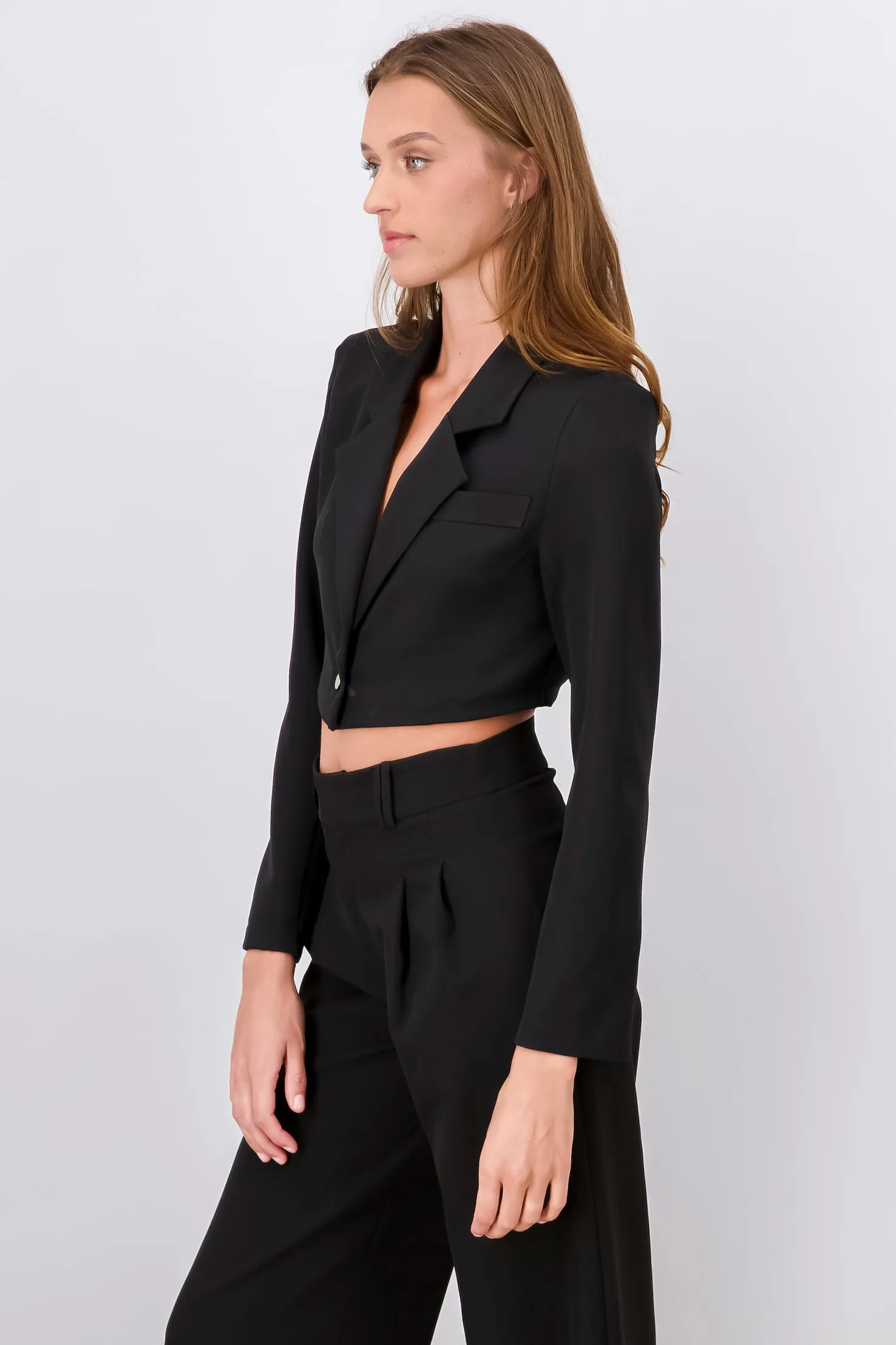 Blazer Crop Boton Liso sold by Shasa product image thumbnail 3
