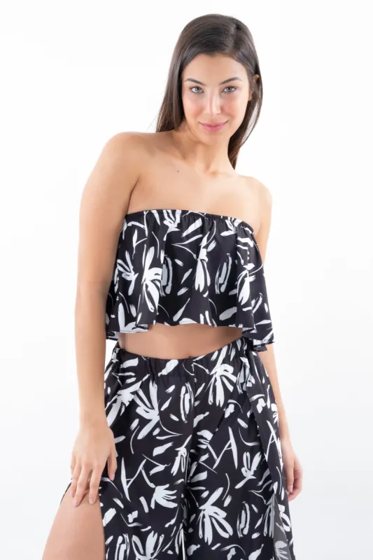 Top strapless suelto flores sold by Shasa