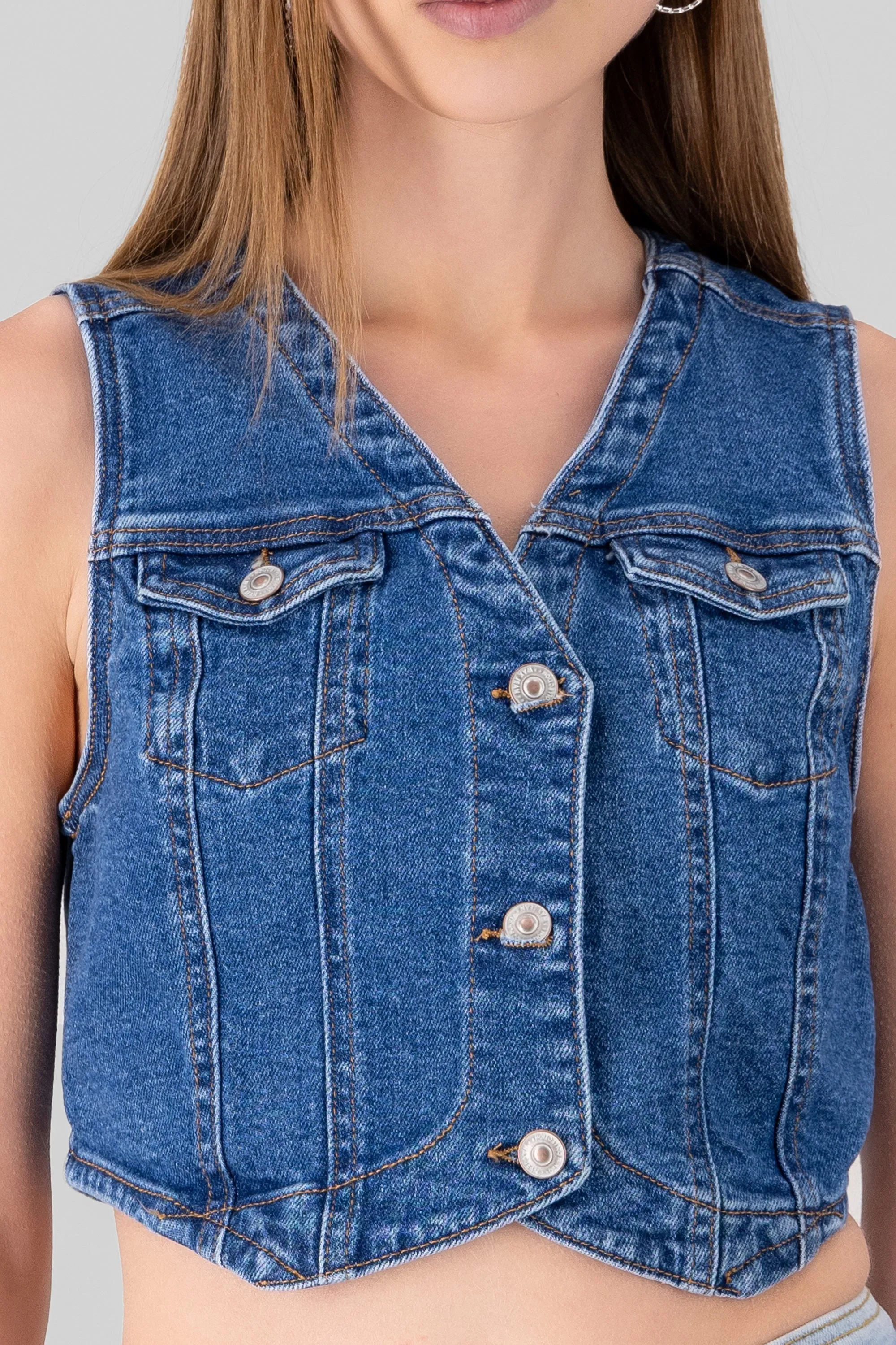 Chaleco de denim con bolsas sold by Shasa product image thumbnail 5