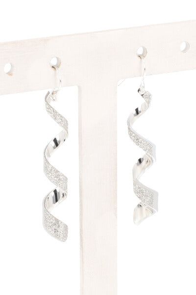 Aretes largos remolino sold by Shasa product image thumbnail 2