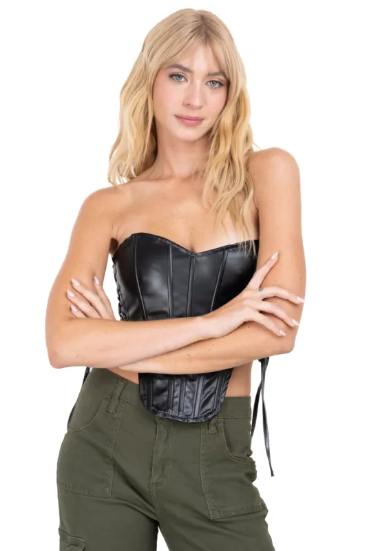 Corset efecto piel detalle lace up sold by Shasa