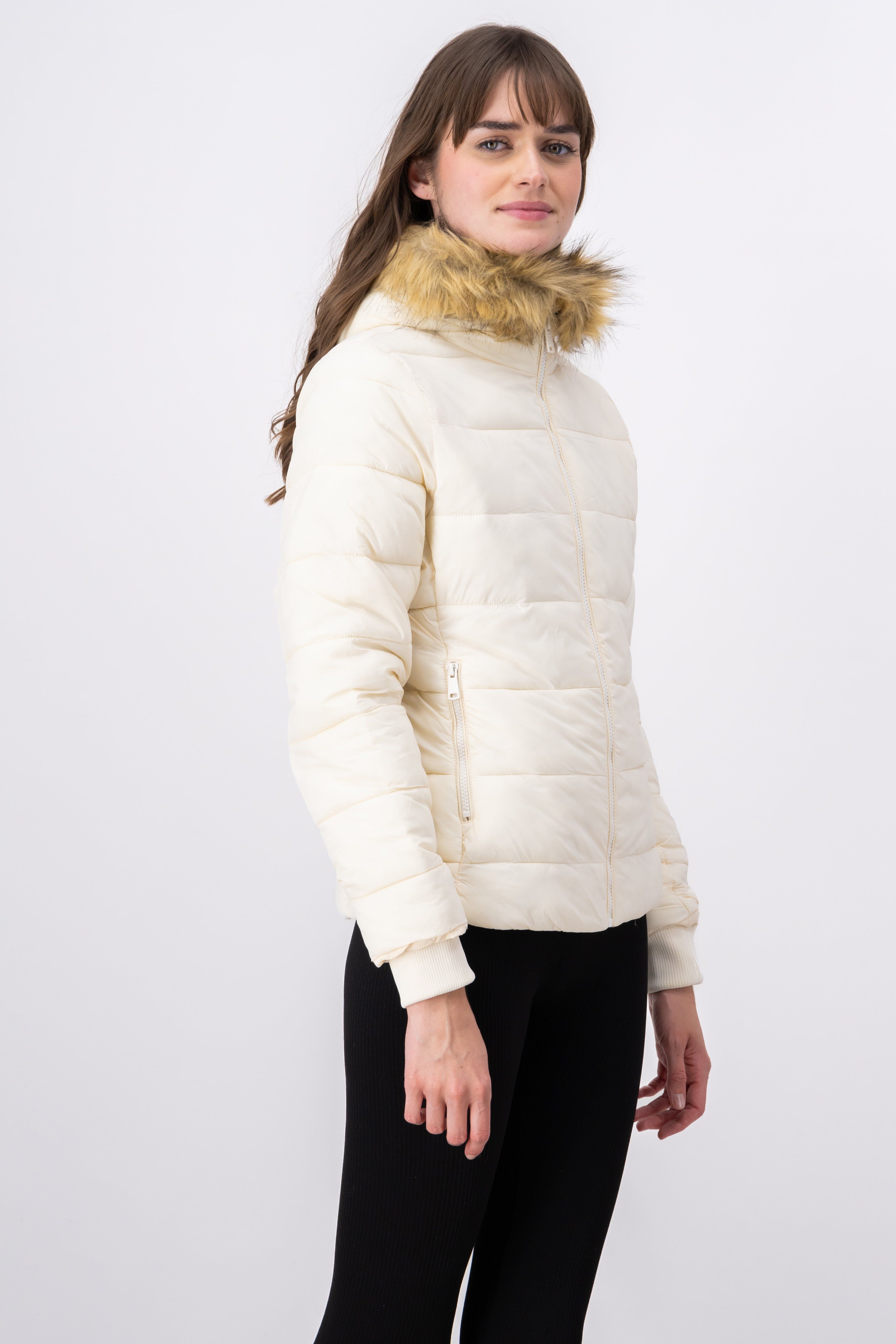 Chamarra capitonada gorro peluche sold by Shasa product image thumbnail 3