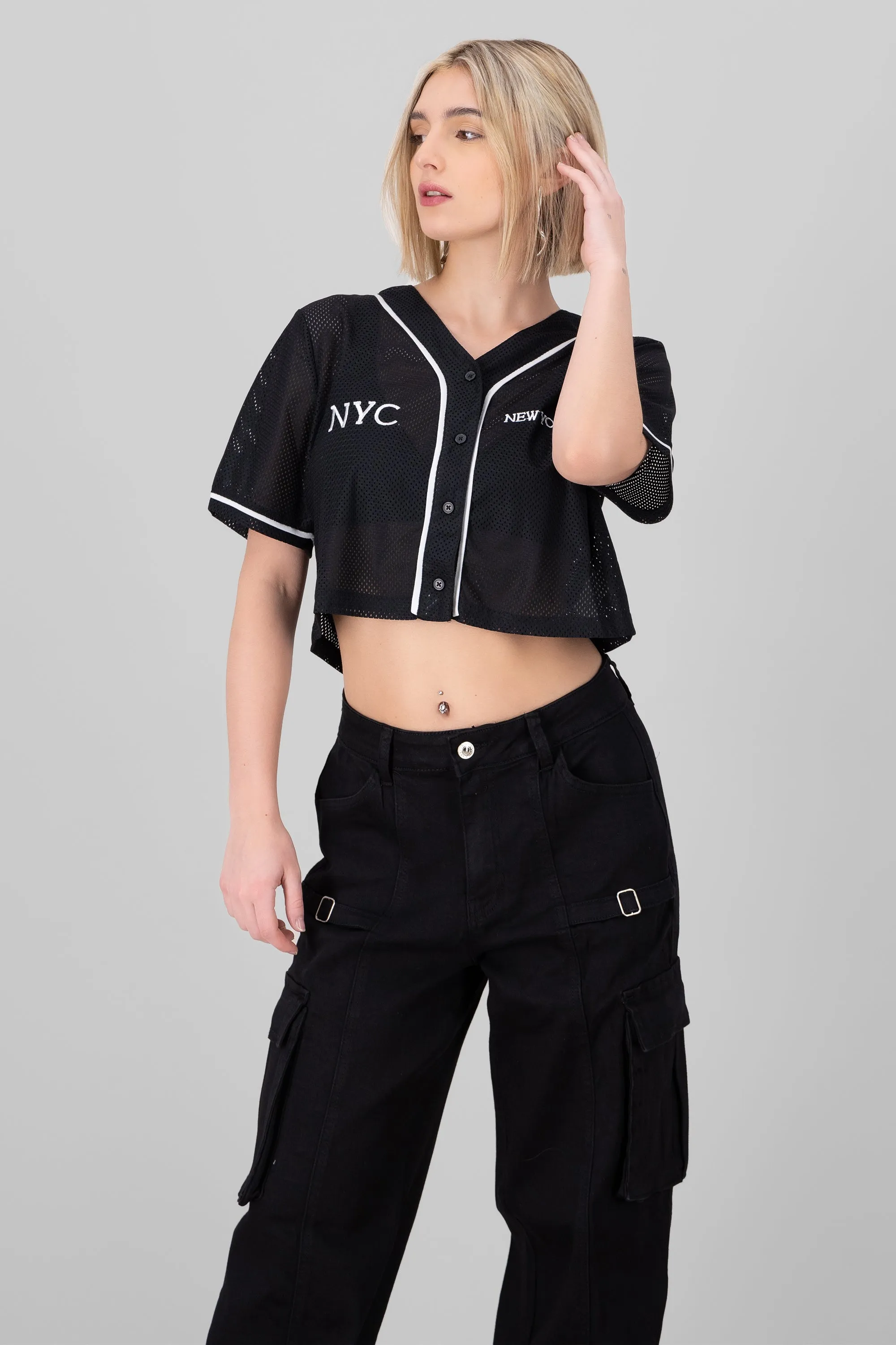 Top con textura de cuello en v de NYC sold by Shasa