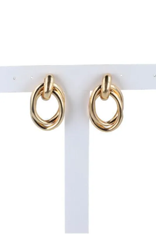 Aretes colgantes aros entrelazados sold by Shasa