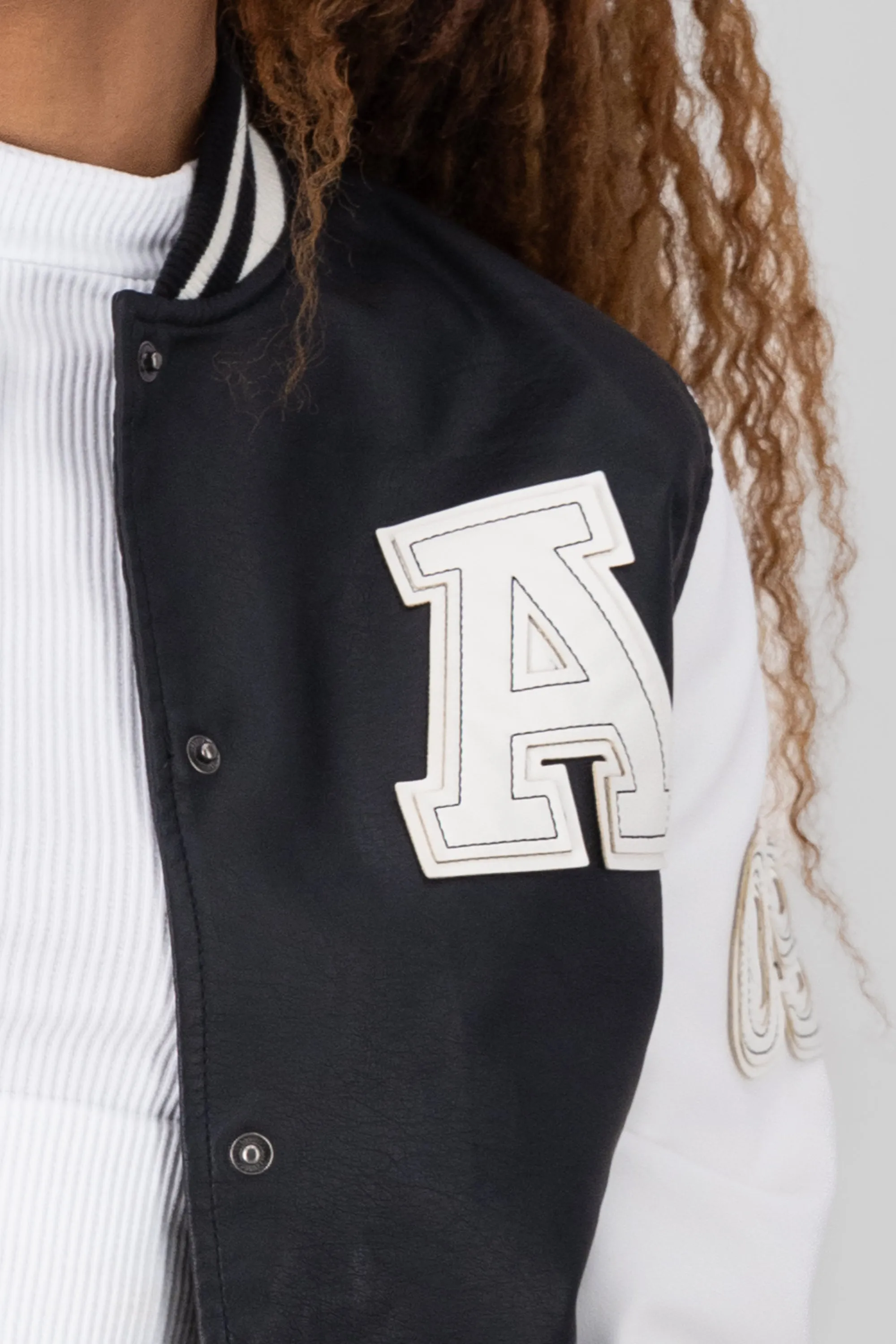 Bomber parcho letra manga larga sold by Shasa product image thumbnail 5