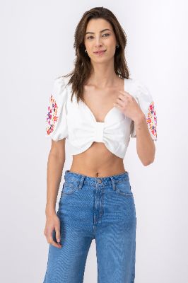 Top crop manga bordada sold by Shasa