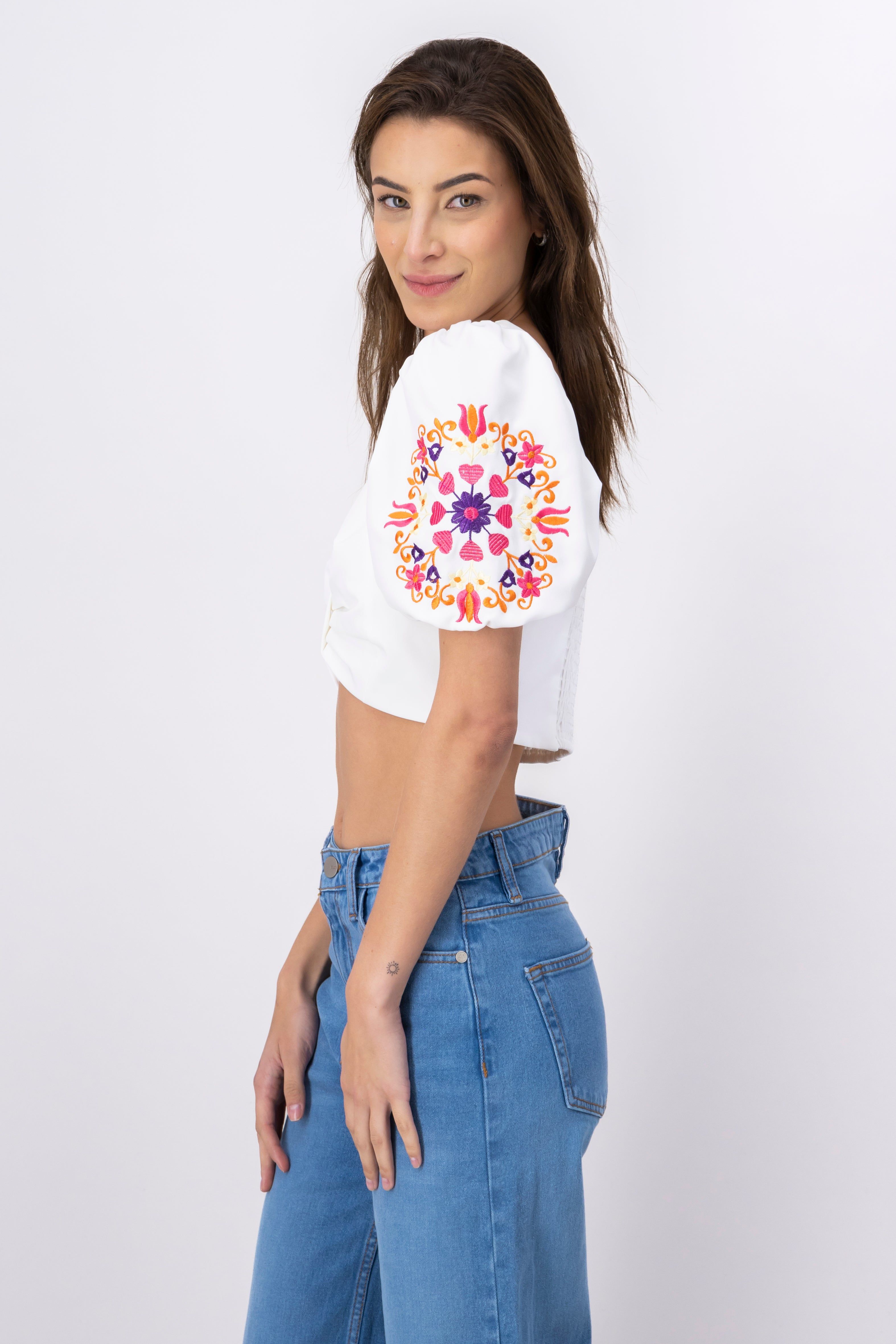 Top crop manga bordada sold by Shasa product image thumbnail 3