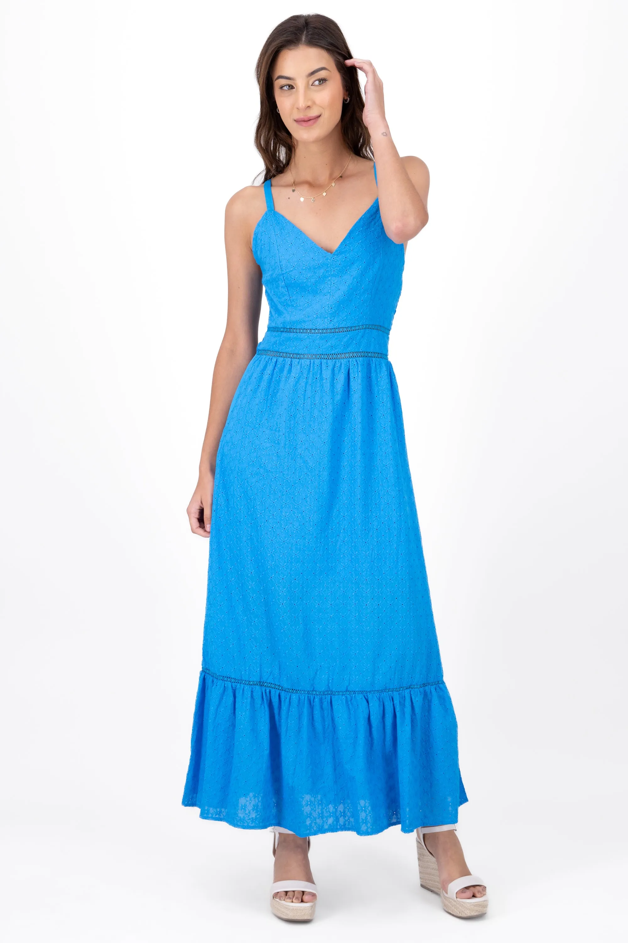 Vestido maxi eyelet escote v sold by Shasa product image thumbnail 2