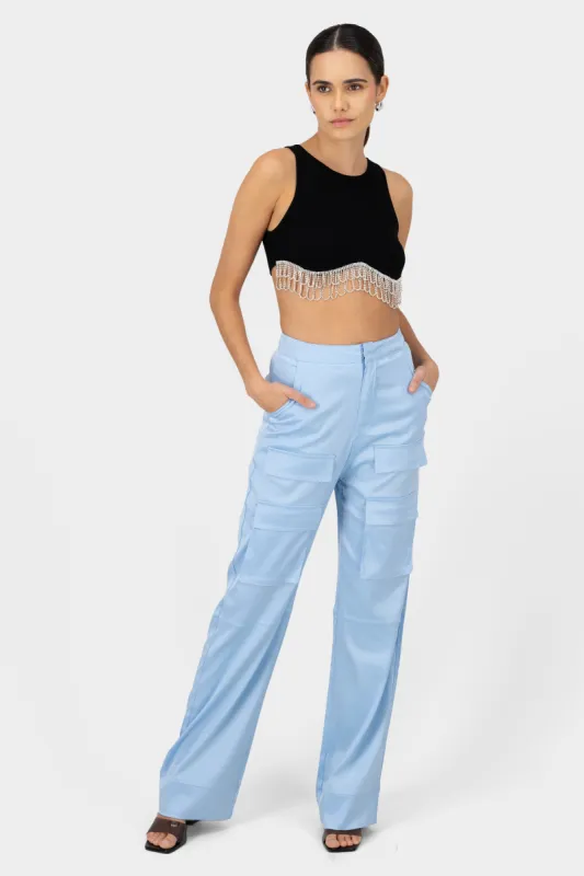 Pantalón recto cargo satinado sold by Shasa