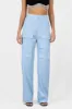 Pantalón recto cargo satinado sold by Shasa