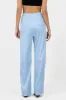 Pantalón recto cargo satinado sold by Shasa