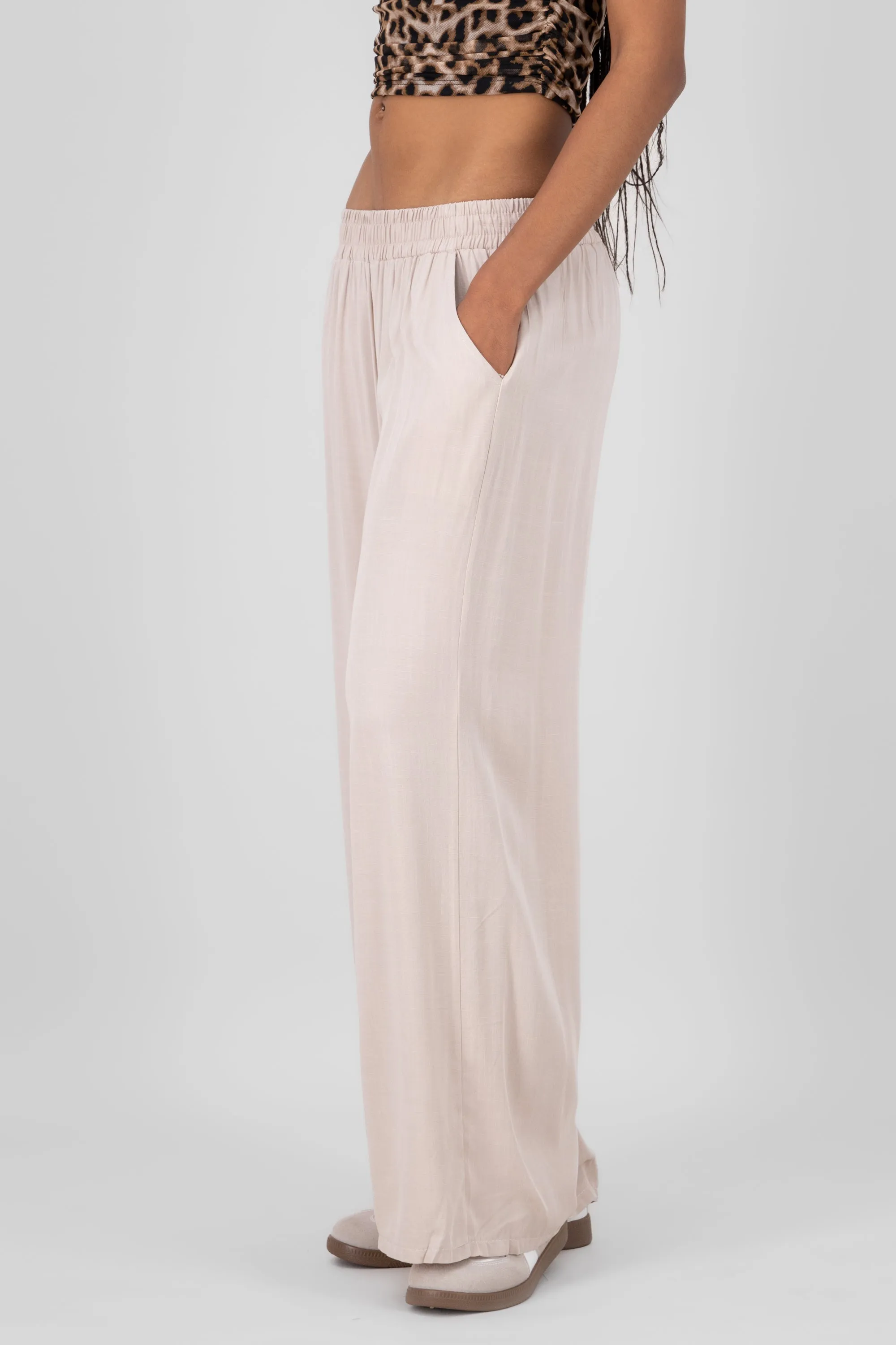 Pantalones amplios ligeros tipo lino sold by Shasa product image thumbnail 3