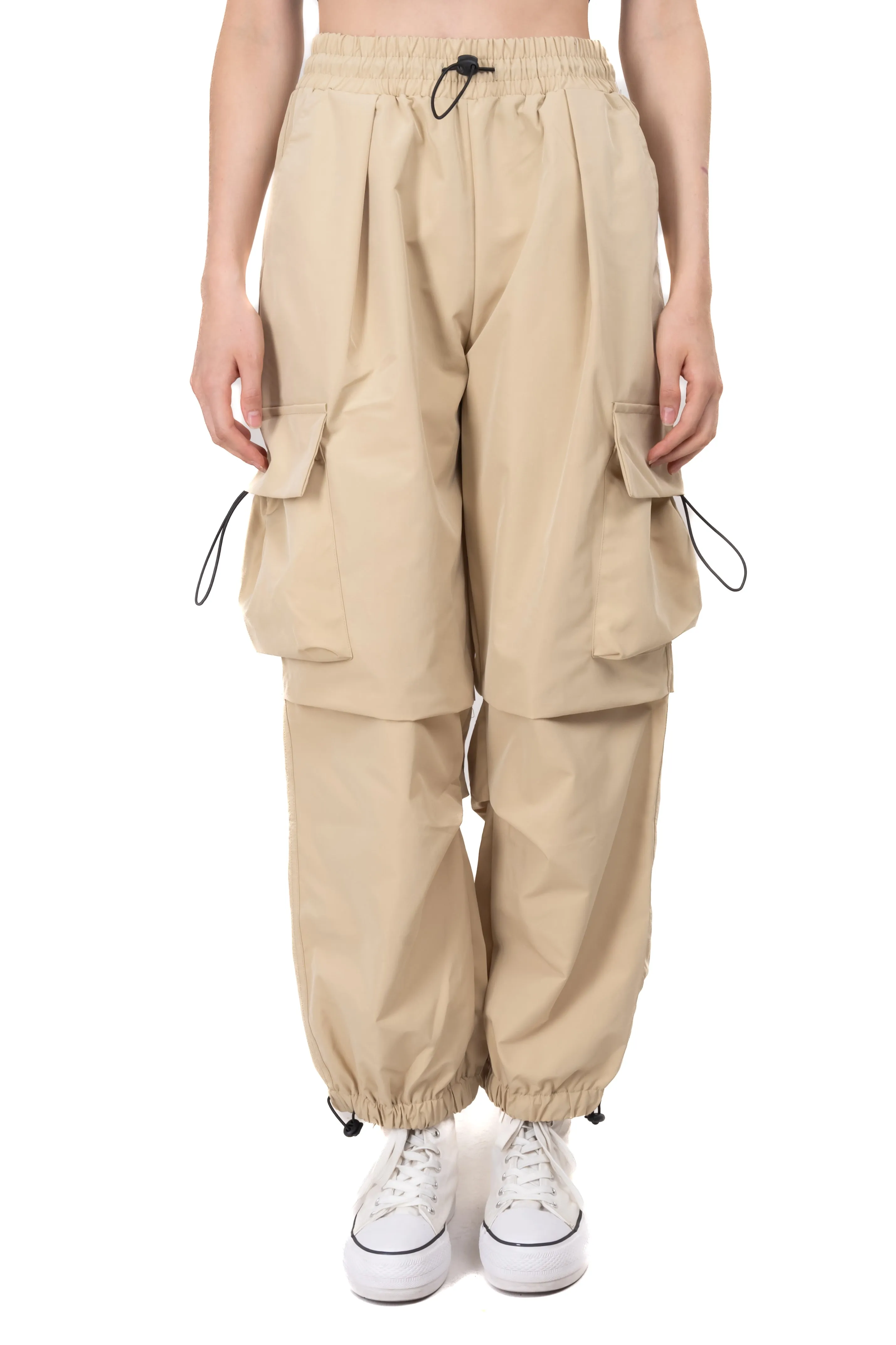 Pantalón Parachute Elásticos Bolsillos sold by Shasa