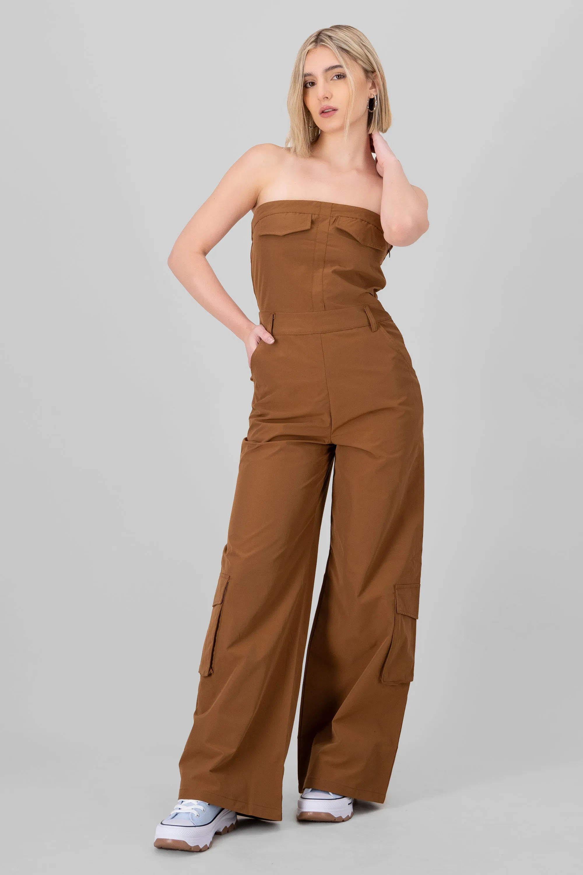 Jumpsuit liso cargo sold by Shasa