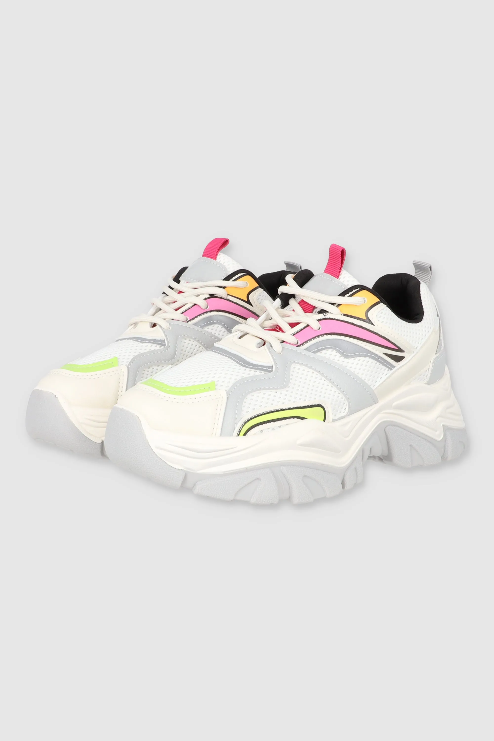 TENIS RUNNER COLORES sold by Shasa