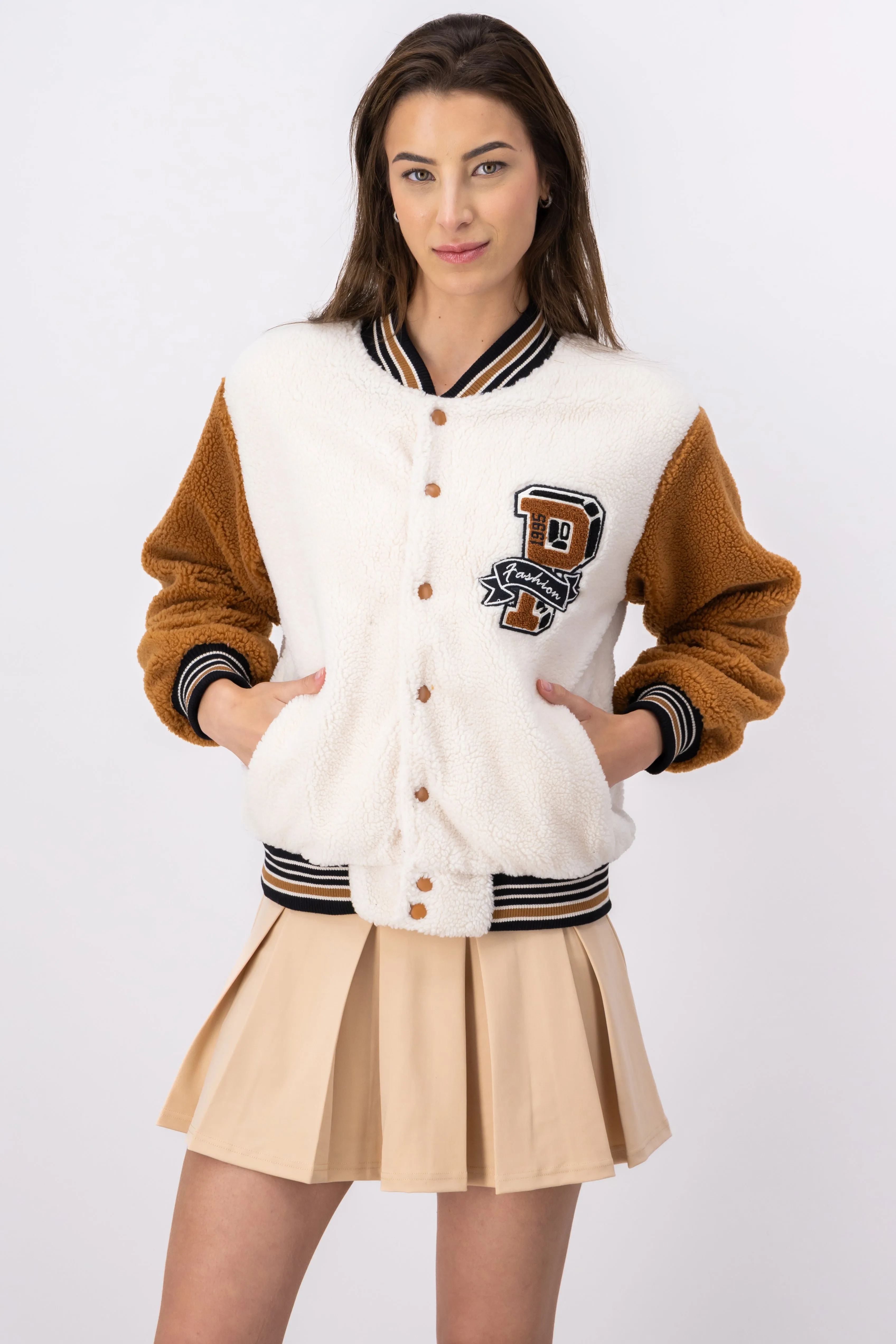 Chamarra bomber peluche parche sold by Shasa product image thumbnail 2