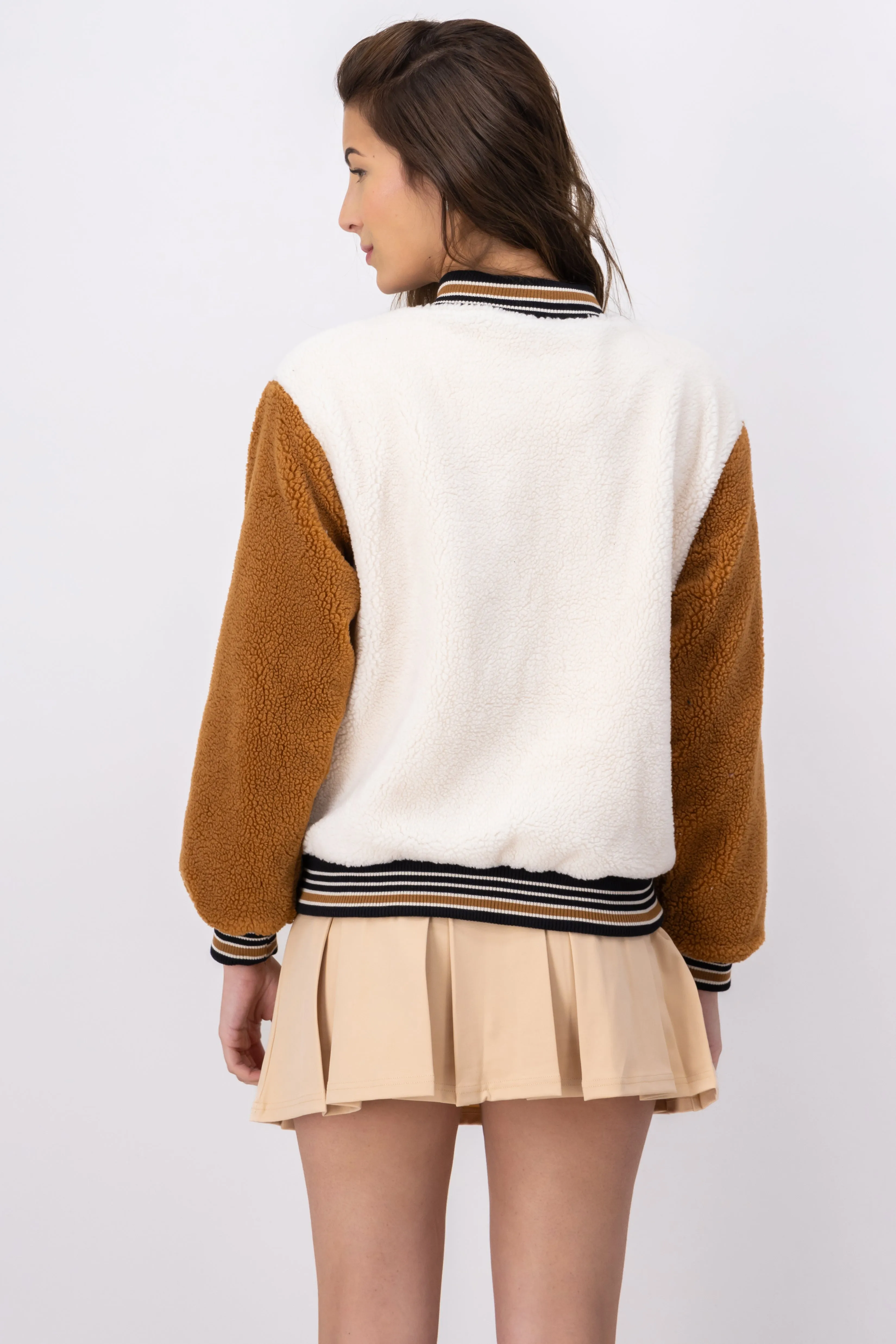 Chamarra bomber peluche parche sold by Shasa product image thumbnail 4