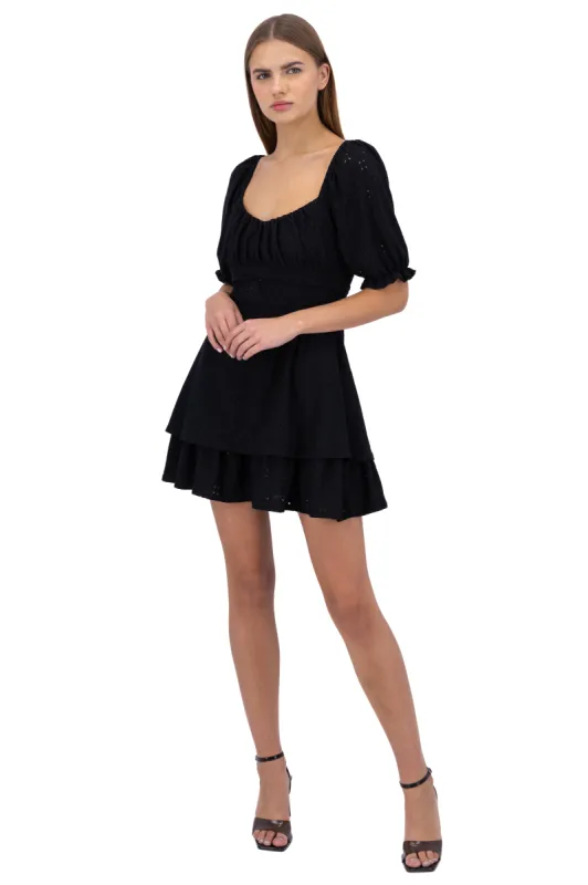 Vestido mini capas eyelet sold by Shasa