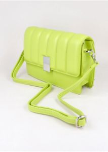 Bolsa crossbody capitonada sold by Shasa