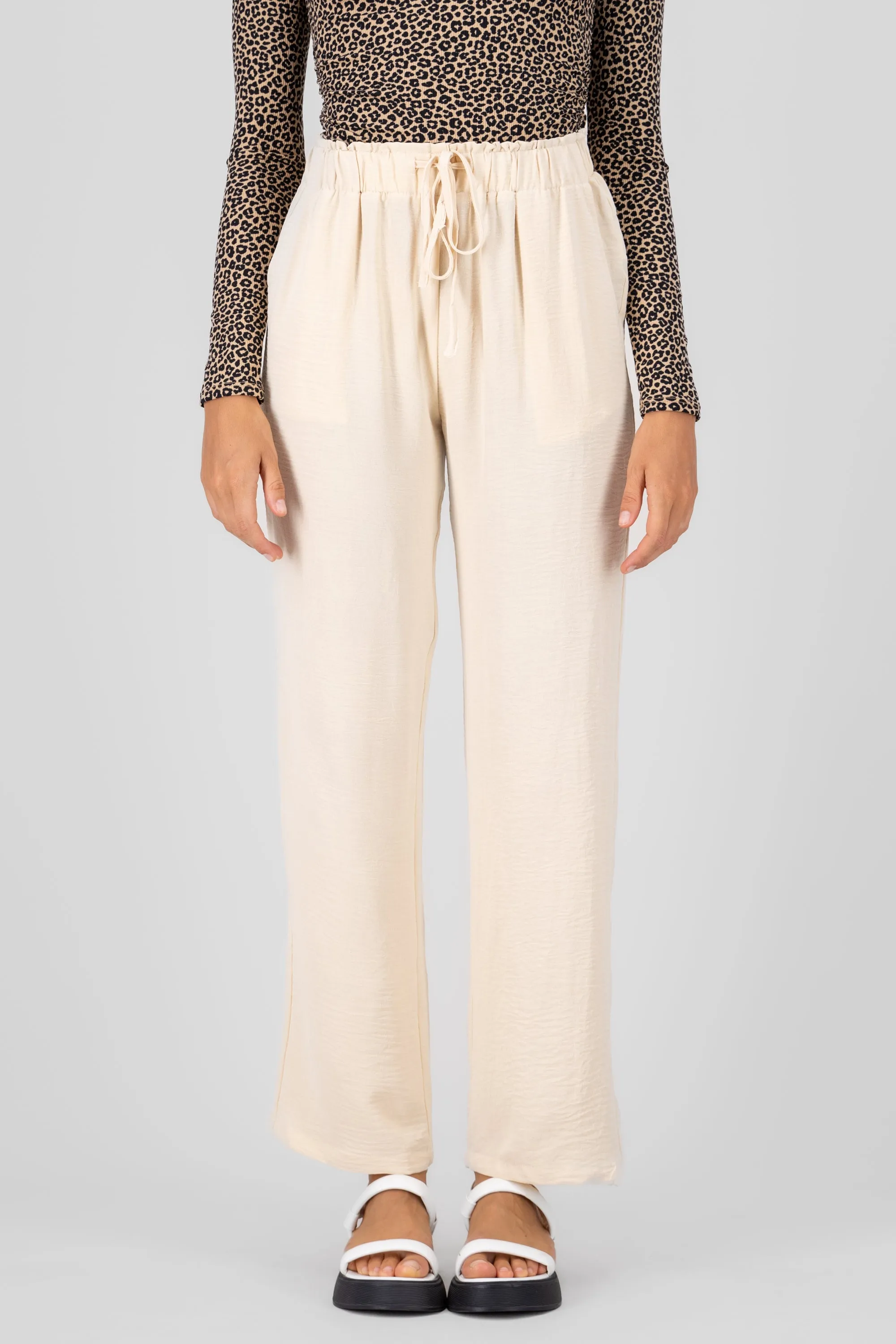 Pantalon ligero amplio sold by Shasa product image thumbnail 2