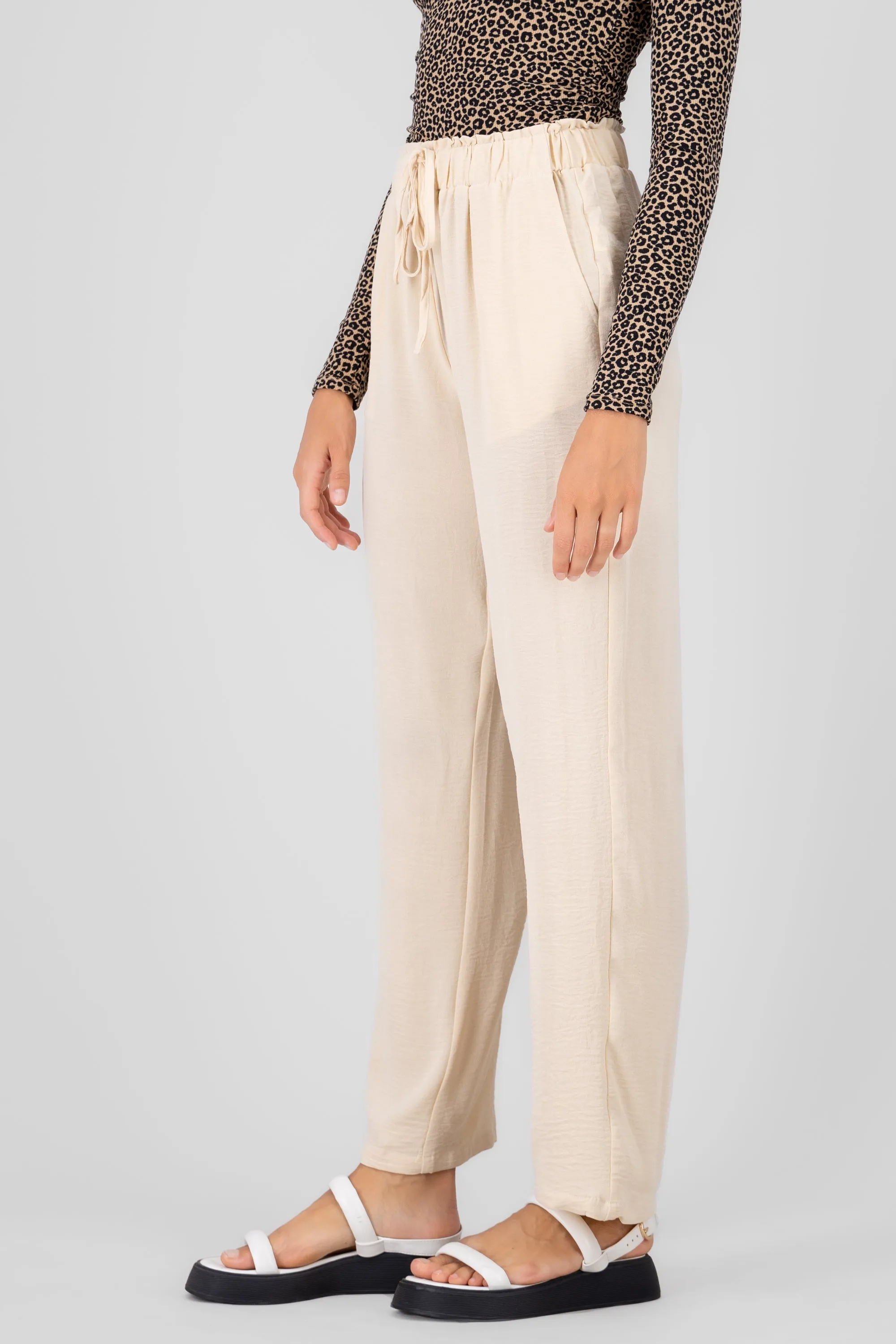 Pantalon ligero amplio sold by Shasa product image thumbnail 3