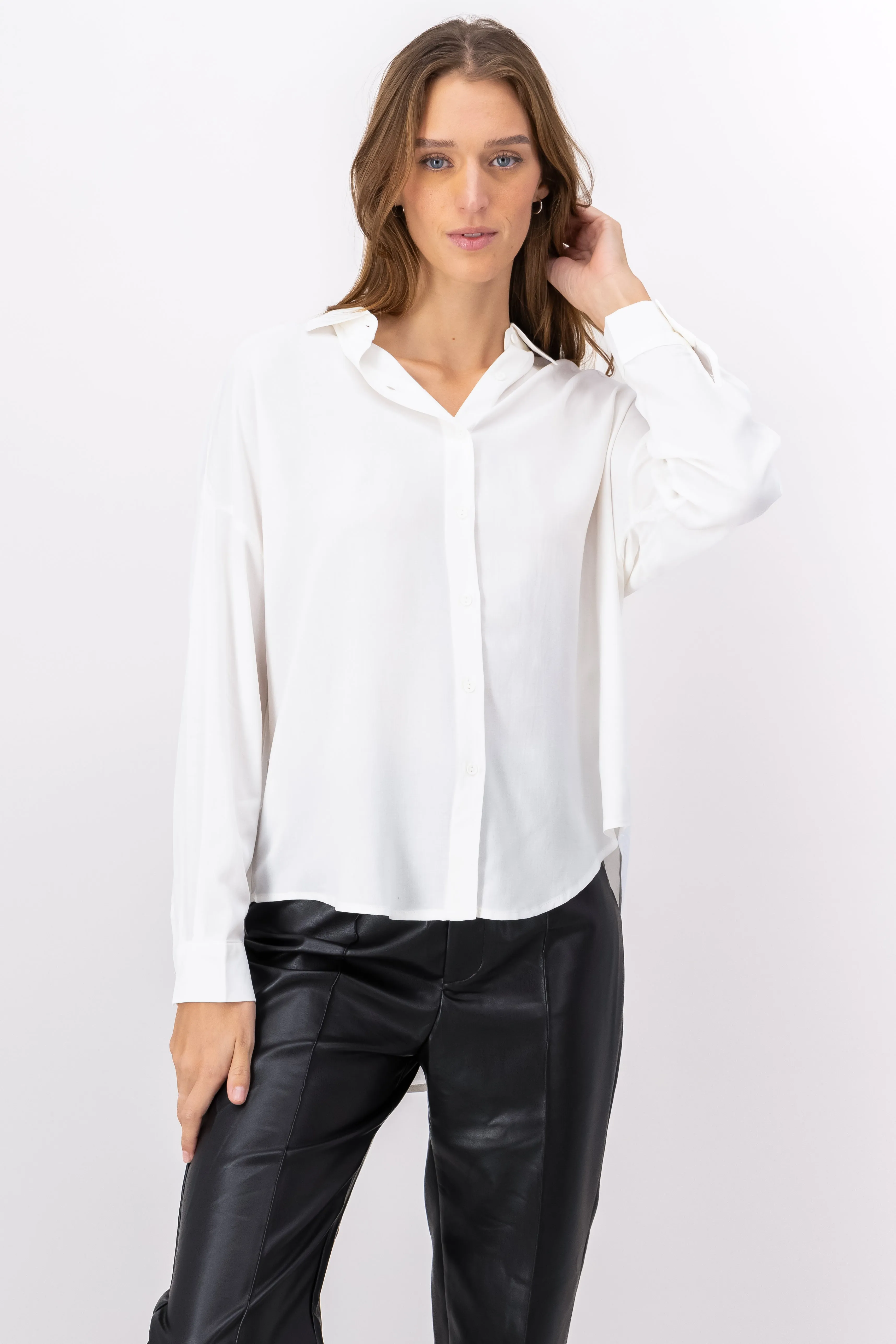 Camisa manga larga lisa sold by Shasa