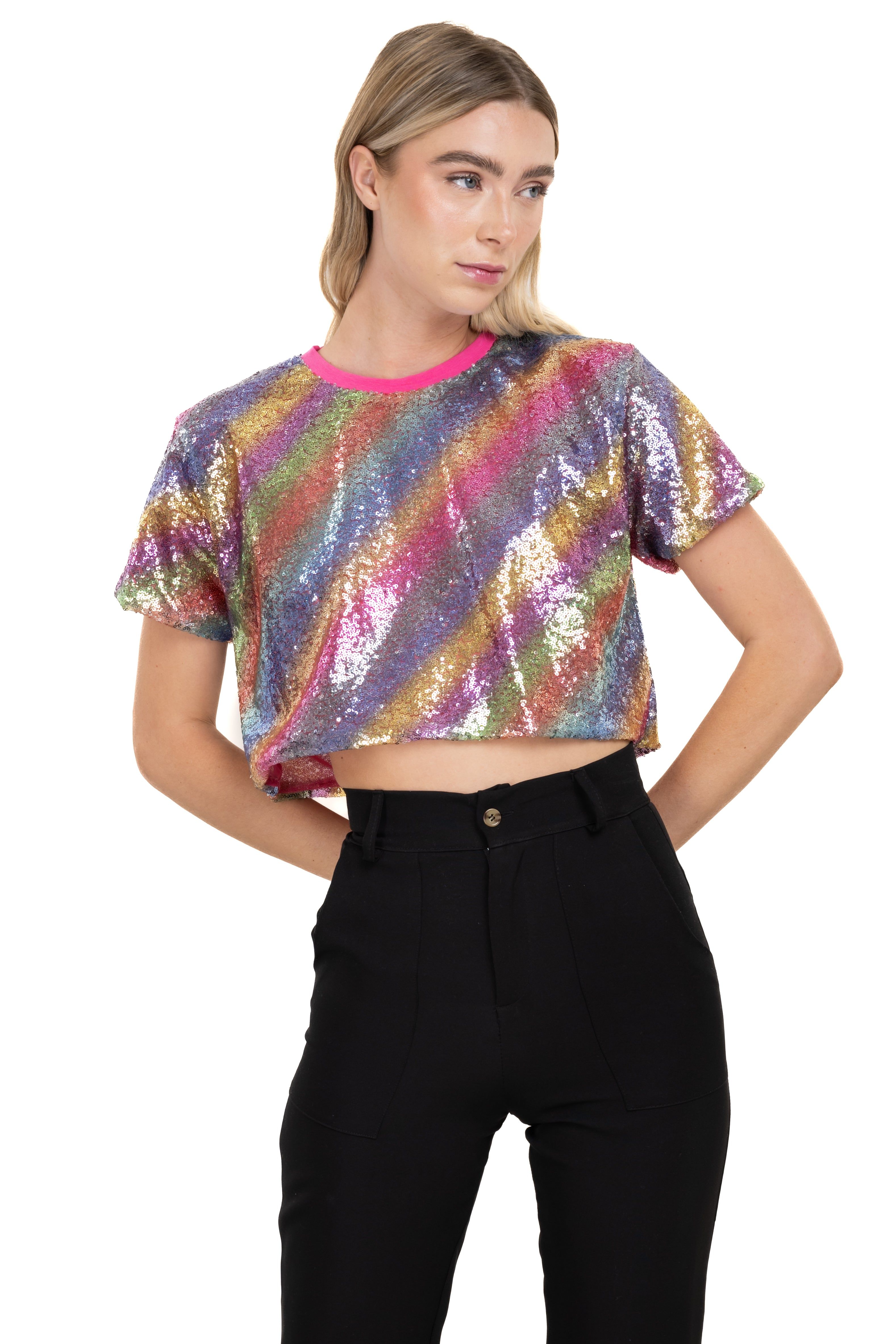 Top crop lentejuelas arcoíris sold by Shasa