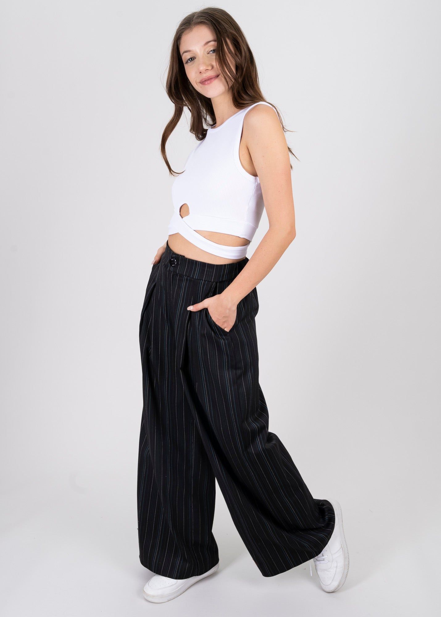 Pantalón wide leg líneas sold by Shasa