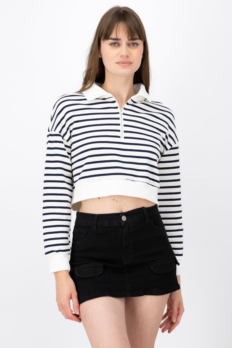 Sudadera Crop Rayas Con Cierre Cuello Polo sold by Shasa