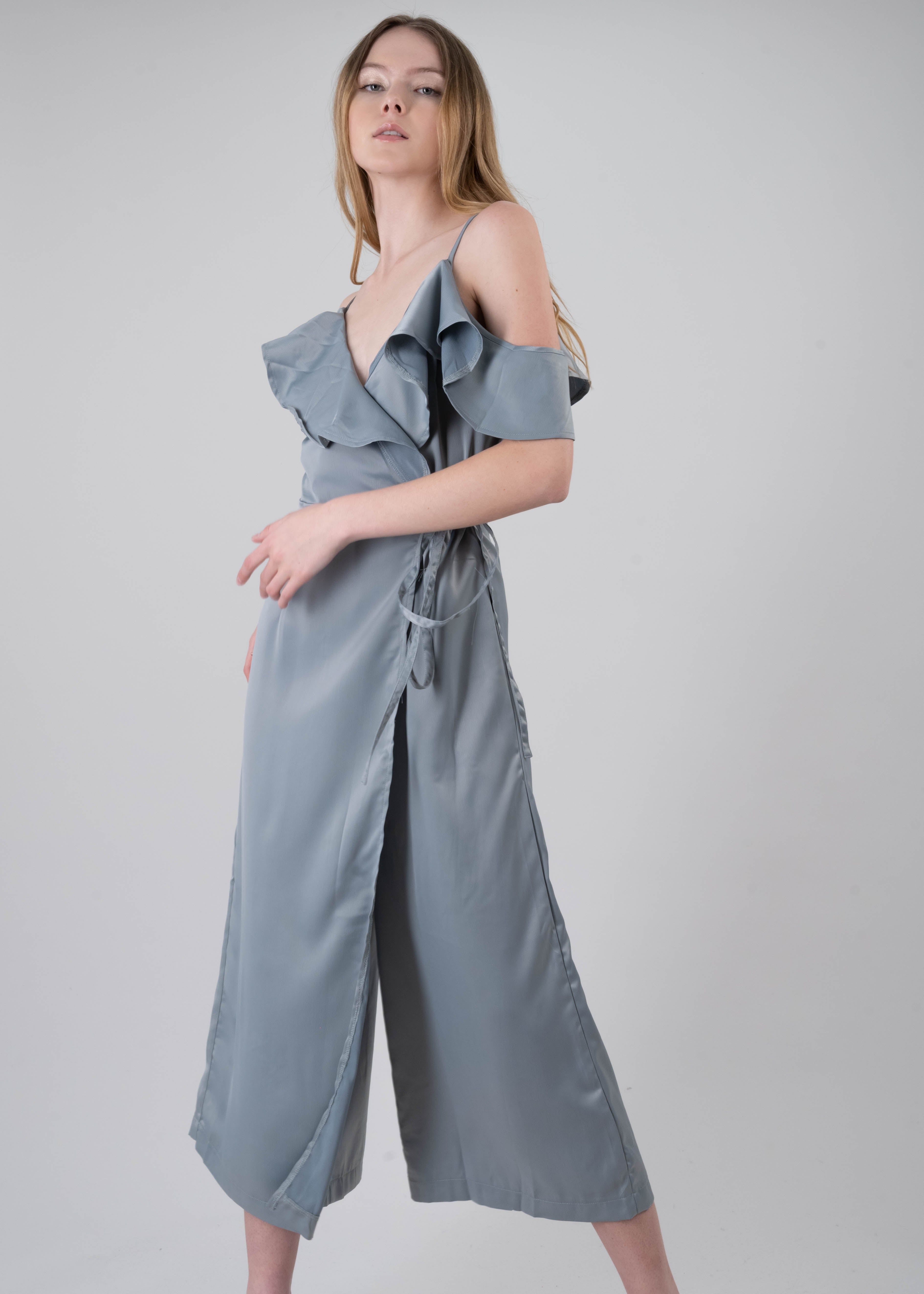 Jumpsuit maxi olanes satín sold by Shasa