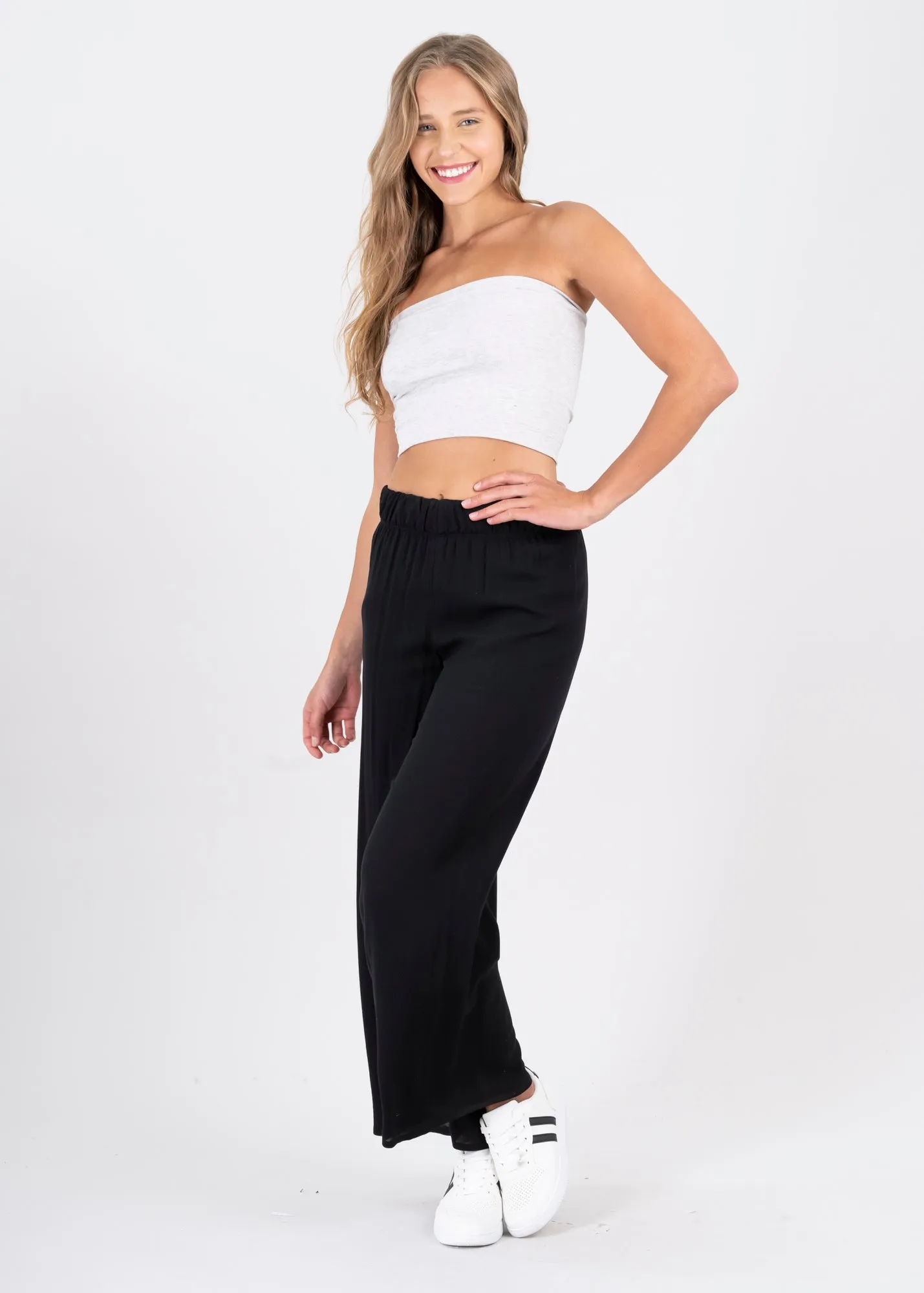 Pantalón Amplio sold by Shasa