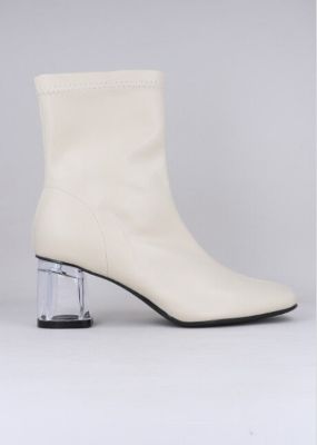 Botín tacón transparente sold by Shasa