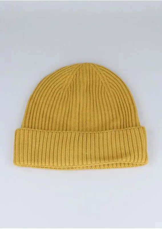 Gorro tejido liso sold by Shasa