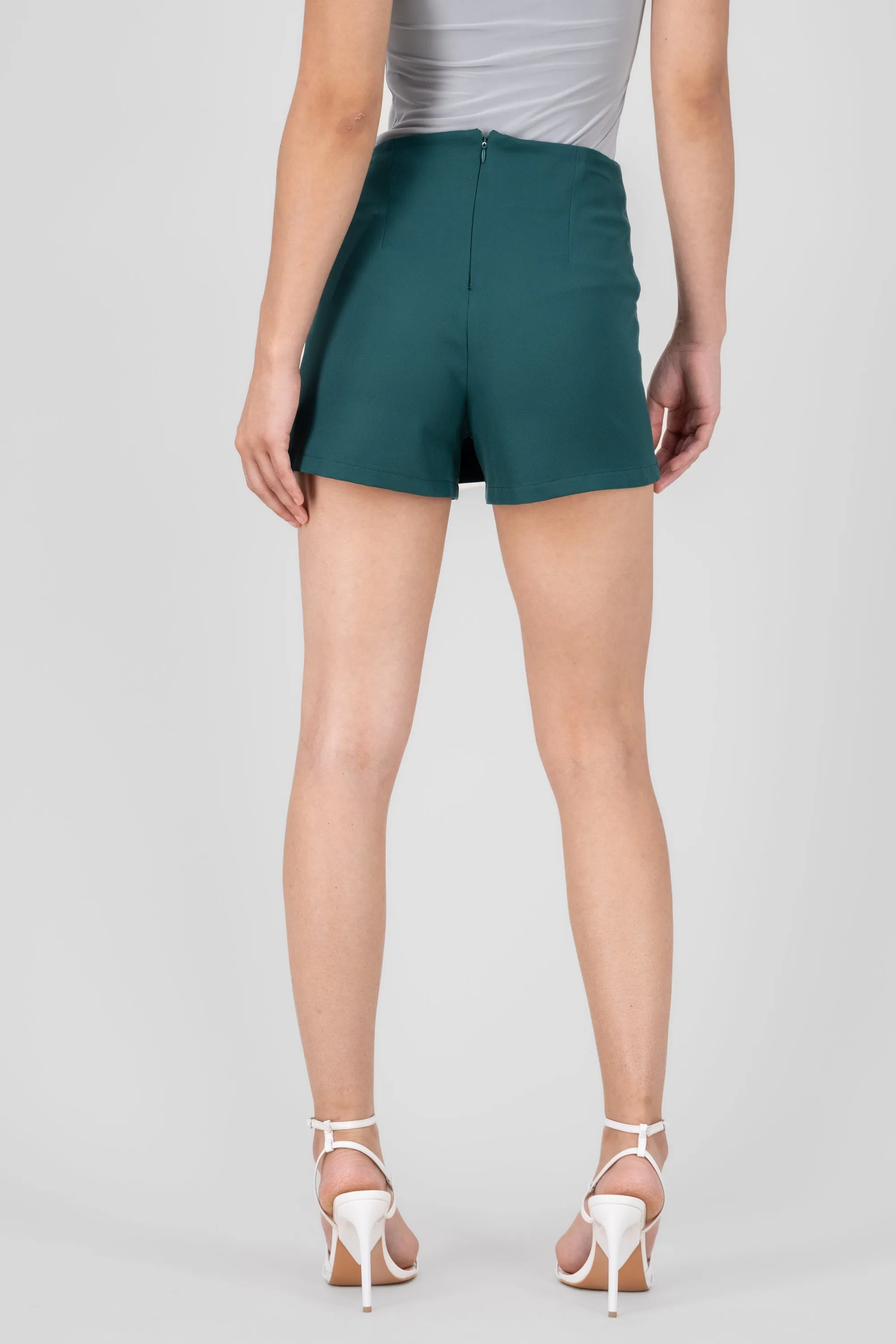 Falda short liso botones sold by Shasa product image thumbnail 4