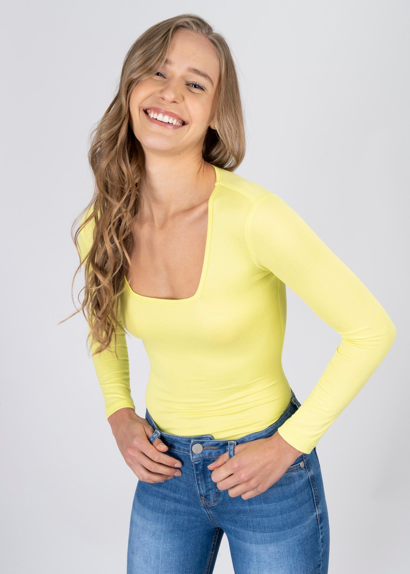 Bodysuit liso escote sold by Shasa