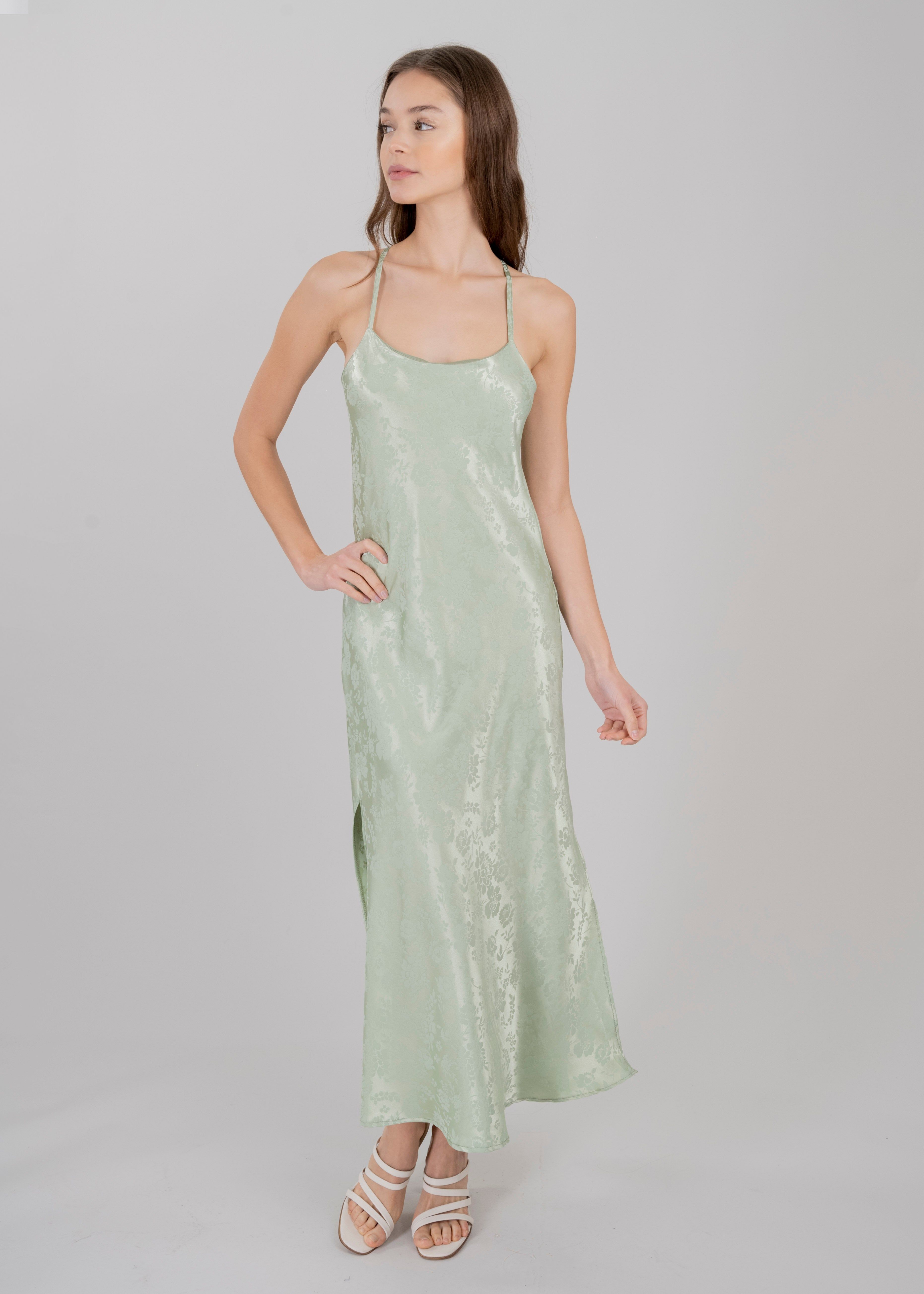 Vestido maxi satín sold by Shasa