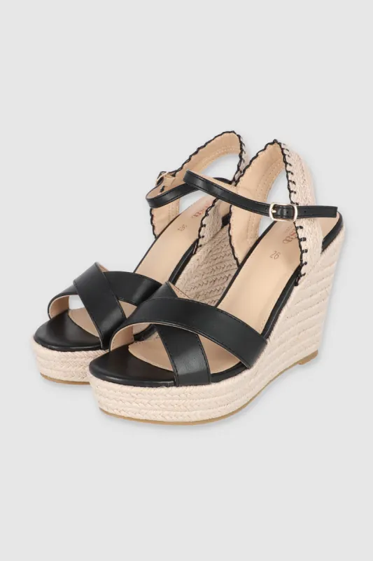 Cuña Tiras Cruzadas Detalle Talón sold by Shasa