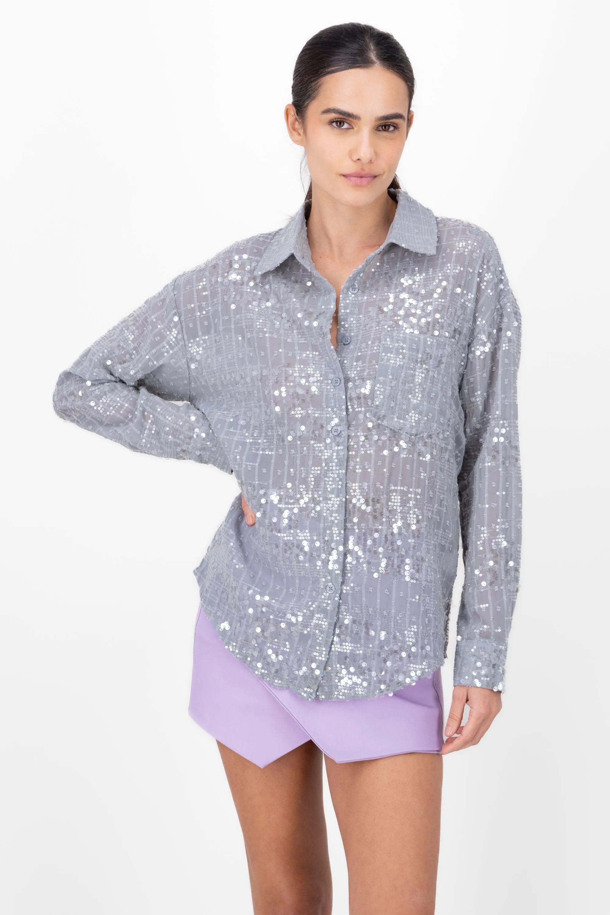 Camisa larga lentejuelas sold by Shasa