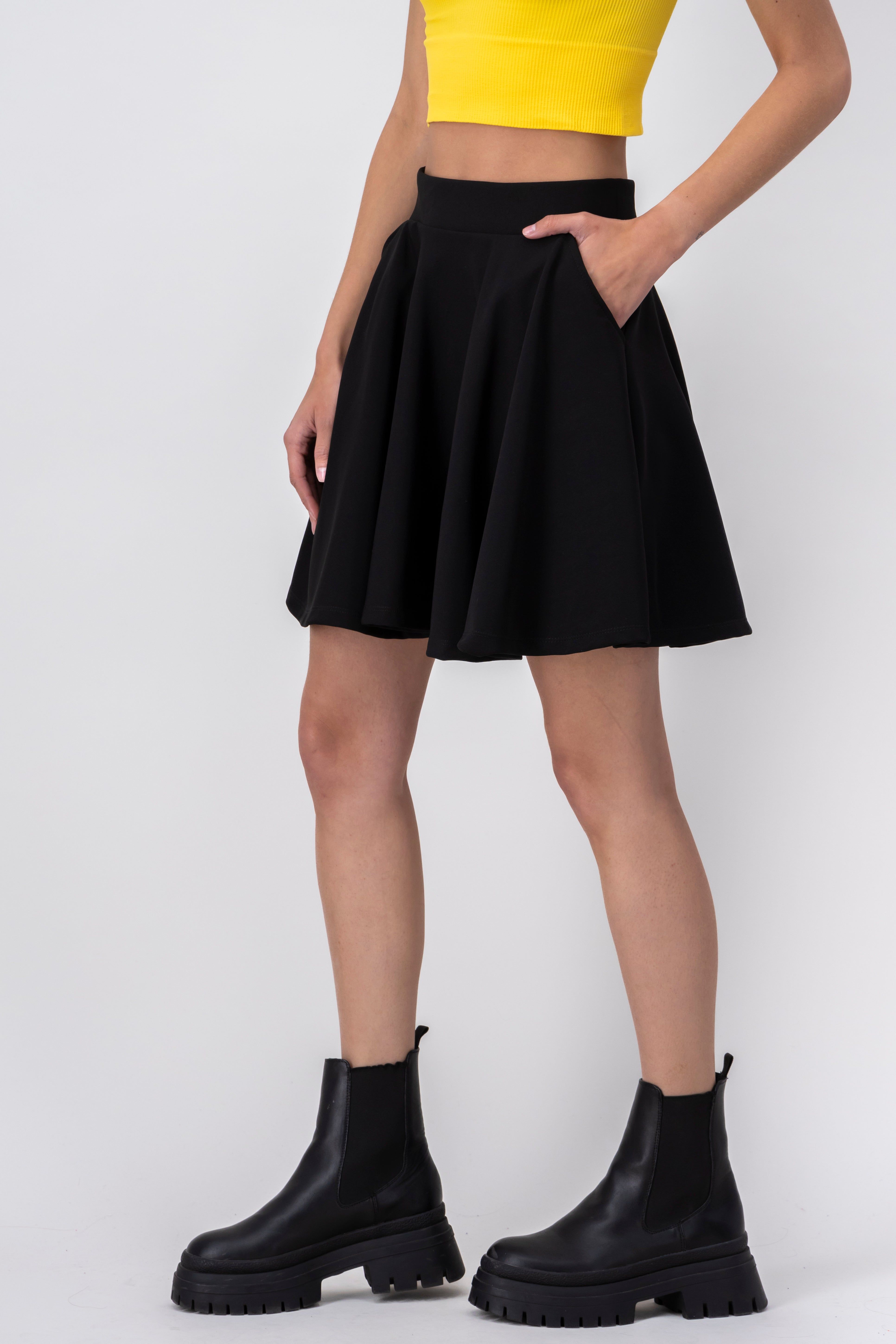 Falda Mini Bolsillos Lisa sold by Shasa product image thumbnail 3