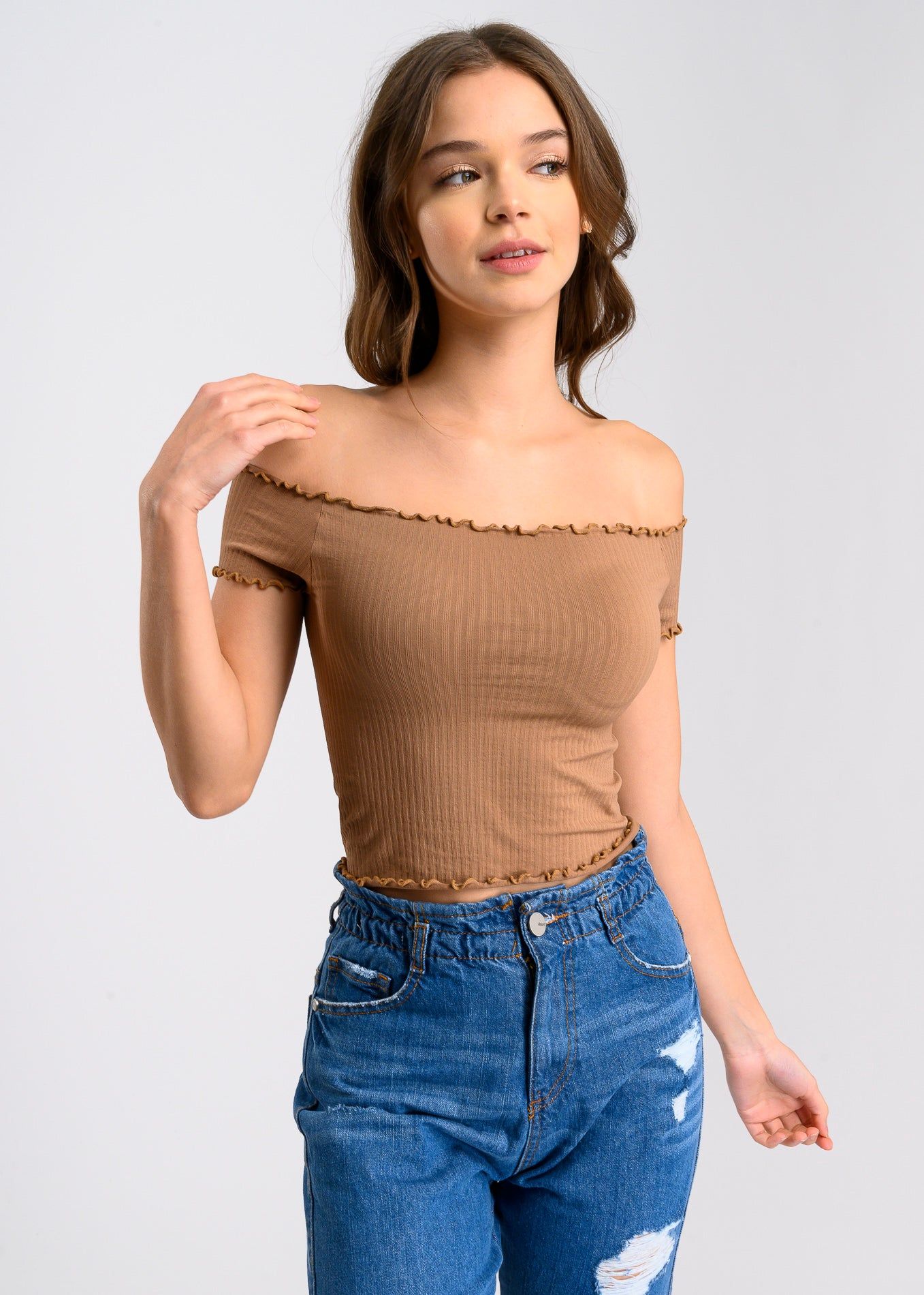 Top acanalado hombros descubiertos sold by Shasa