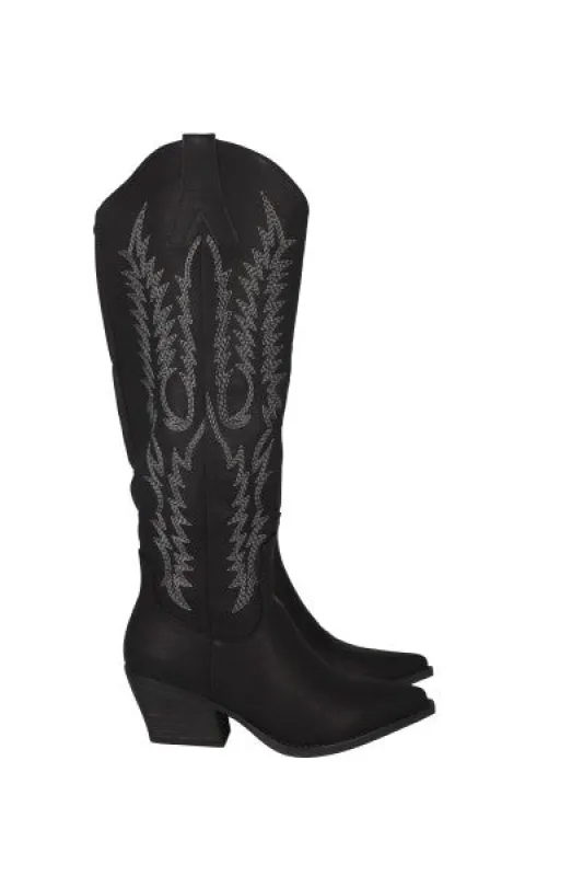 Bota larga vaquera costura contrastes sold by Shasa