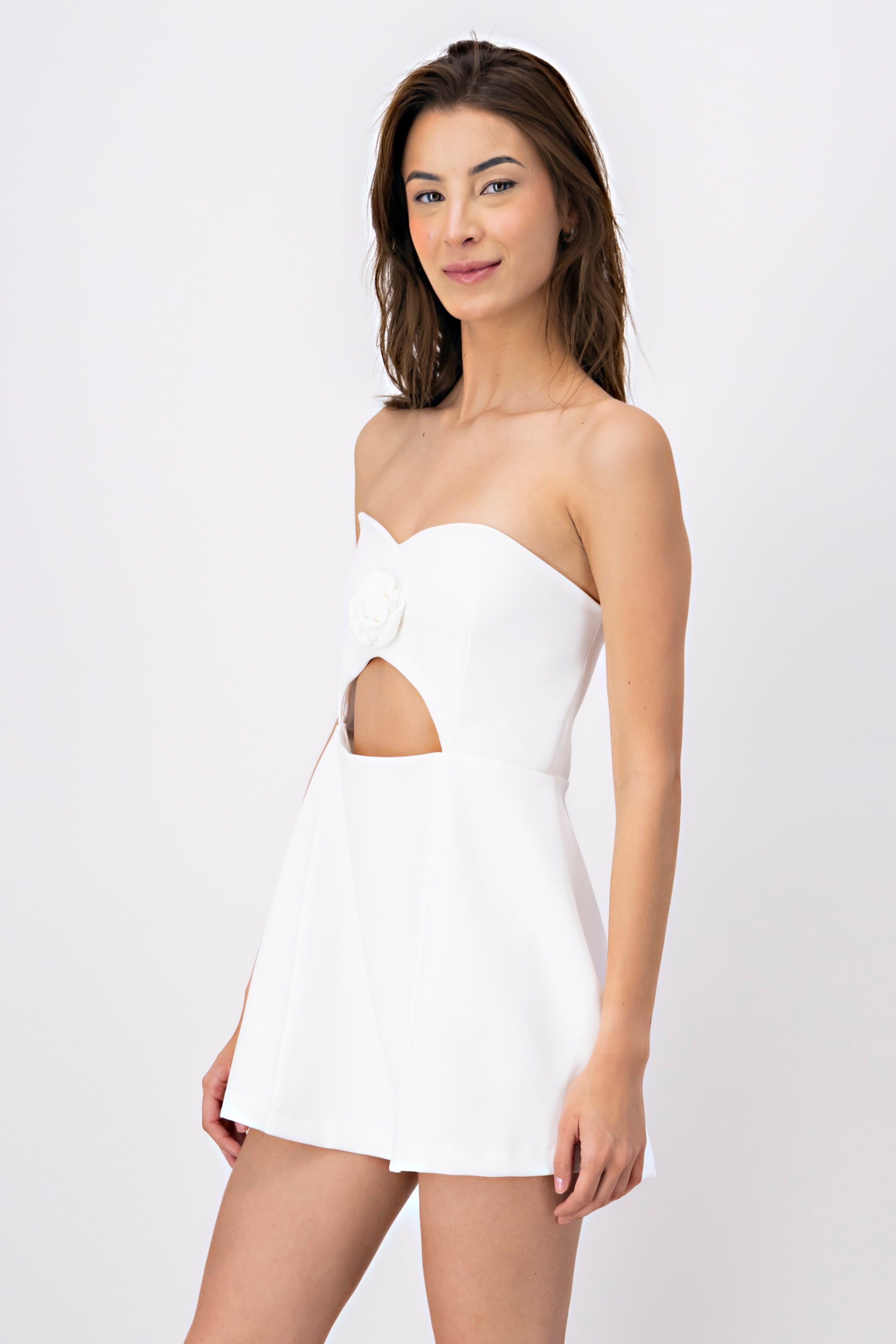 Vestido mini con aplicación de rosa y abertura Hyp sold by Shasa product image thumbnail 3