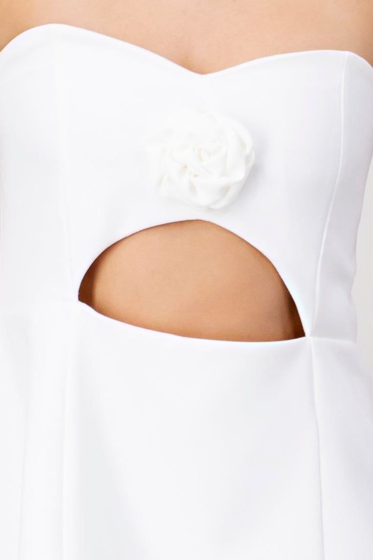 Vestido mini con aplicación de rosa y abertura Hyp sold by Shasa product image thumbnail 5