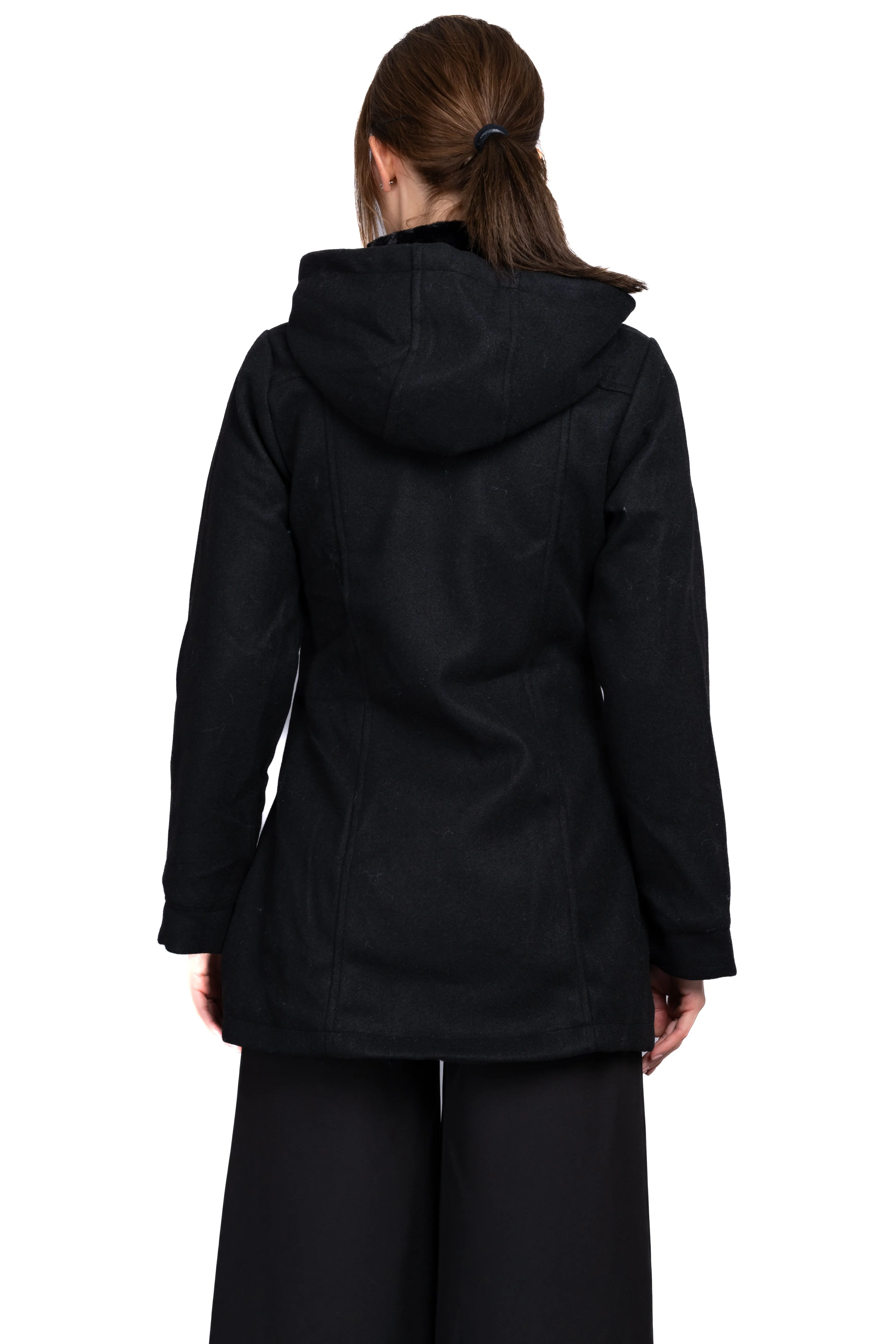 Abrigo detalle cierre sold by Shasa product image thumbnail 4